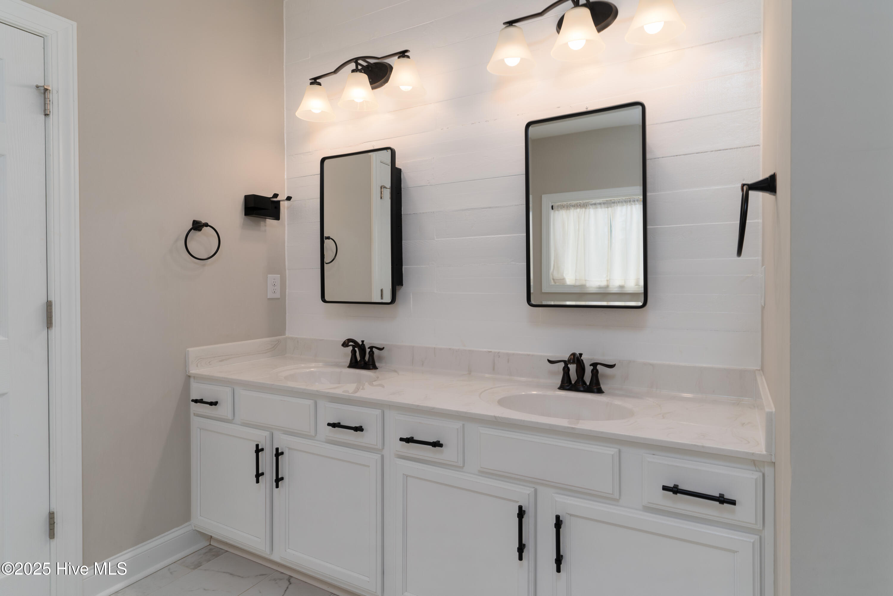 185 Foxwood Close Road