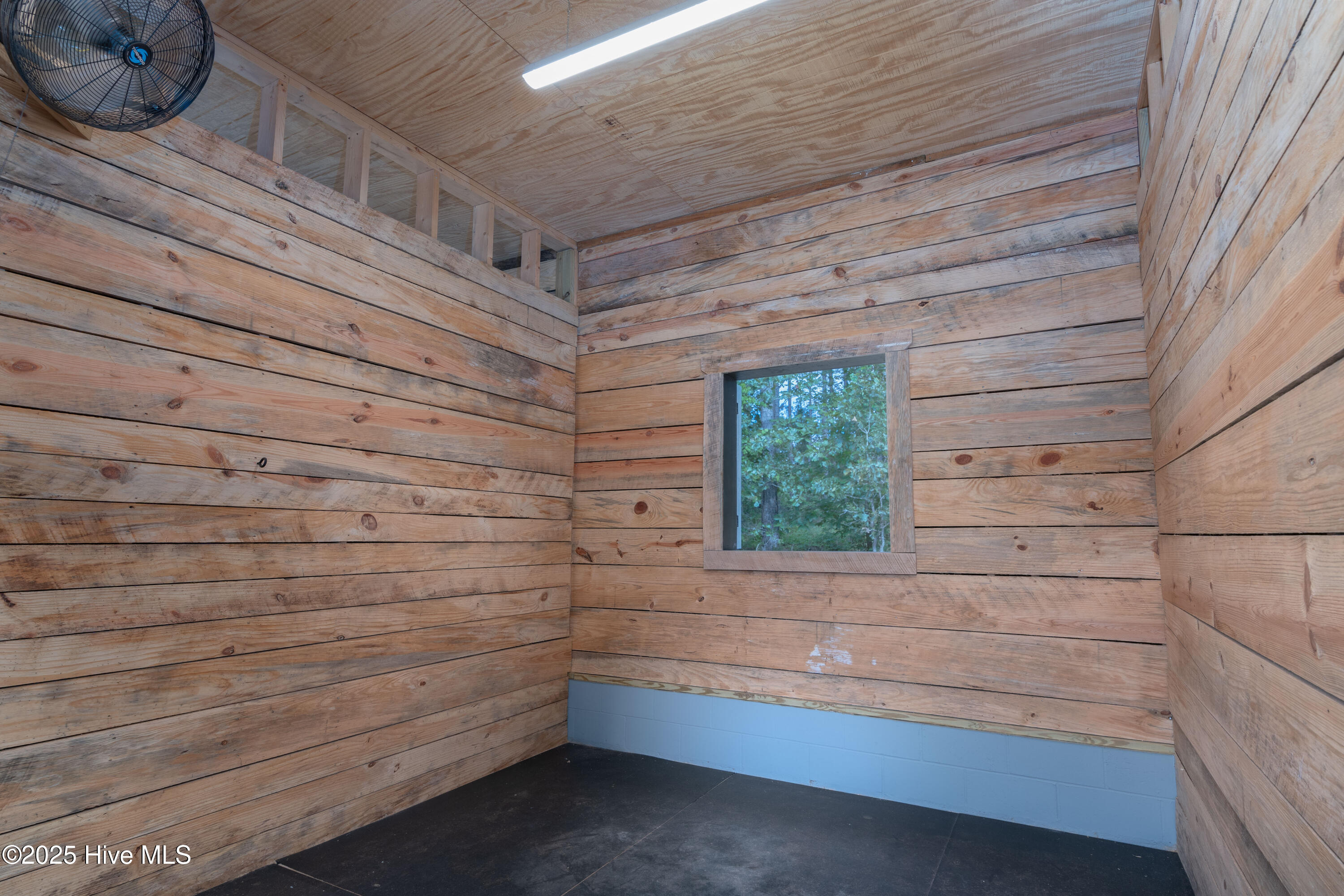 185 Foxwood Close Road