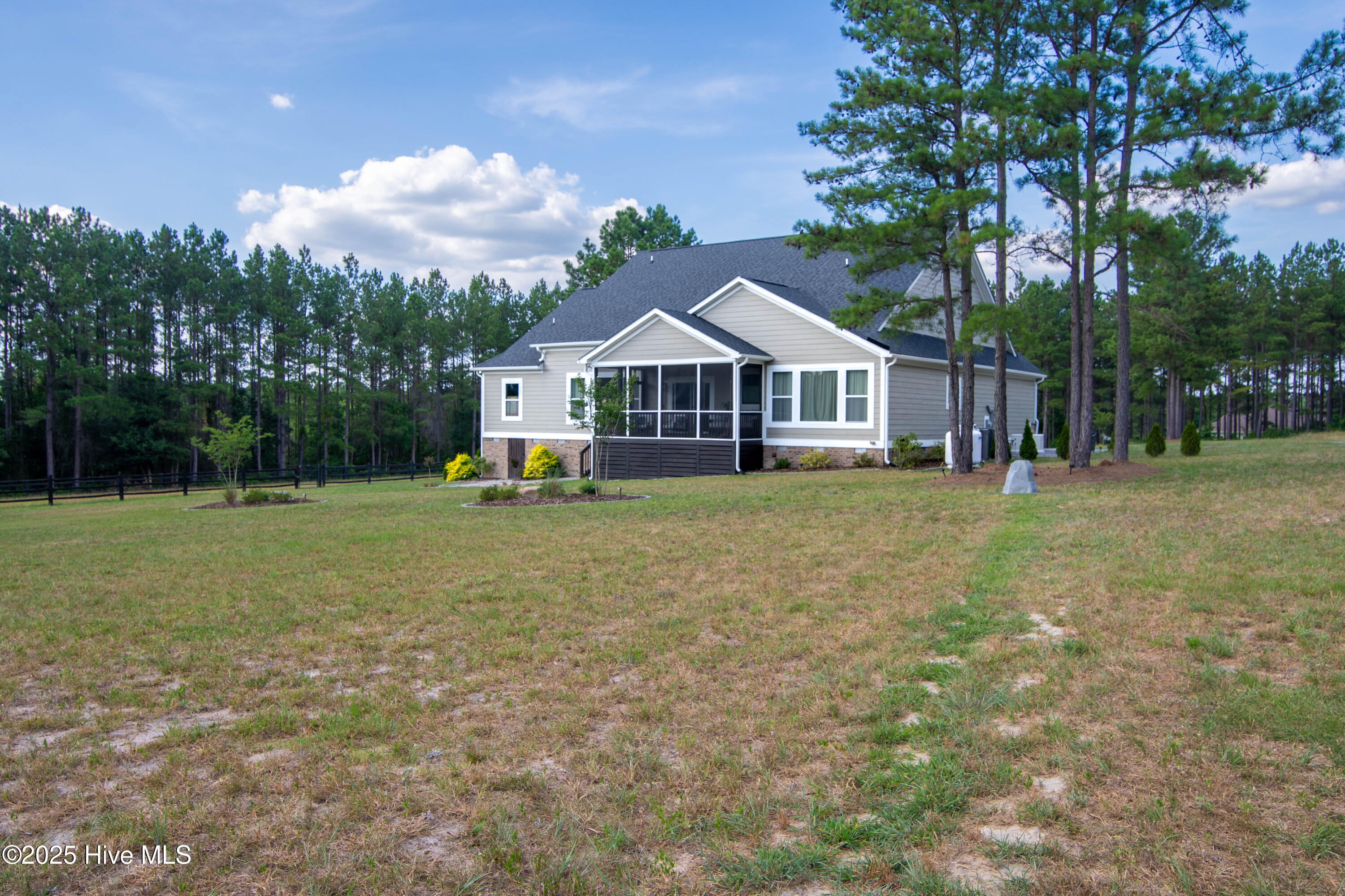 185 Foxwood Close Road