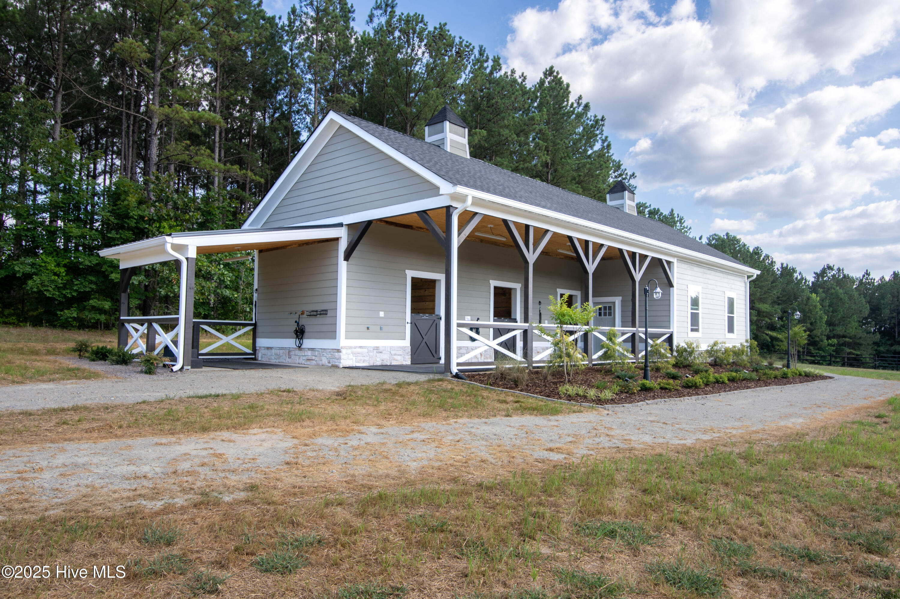 185 Foxwood Close Road