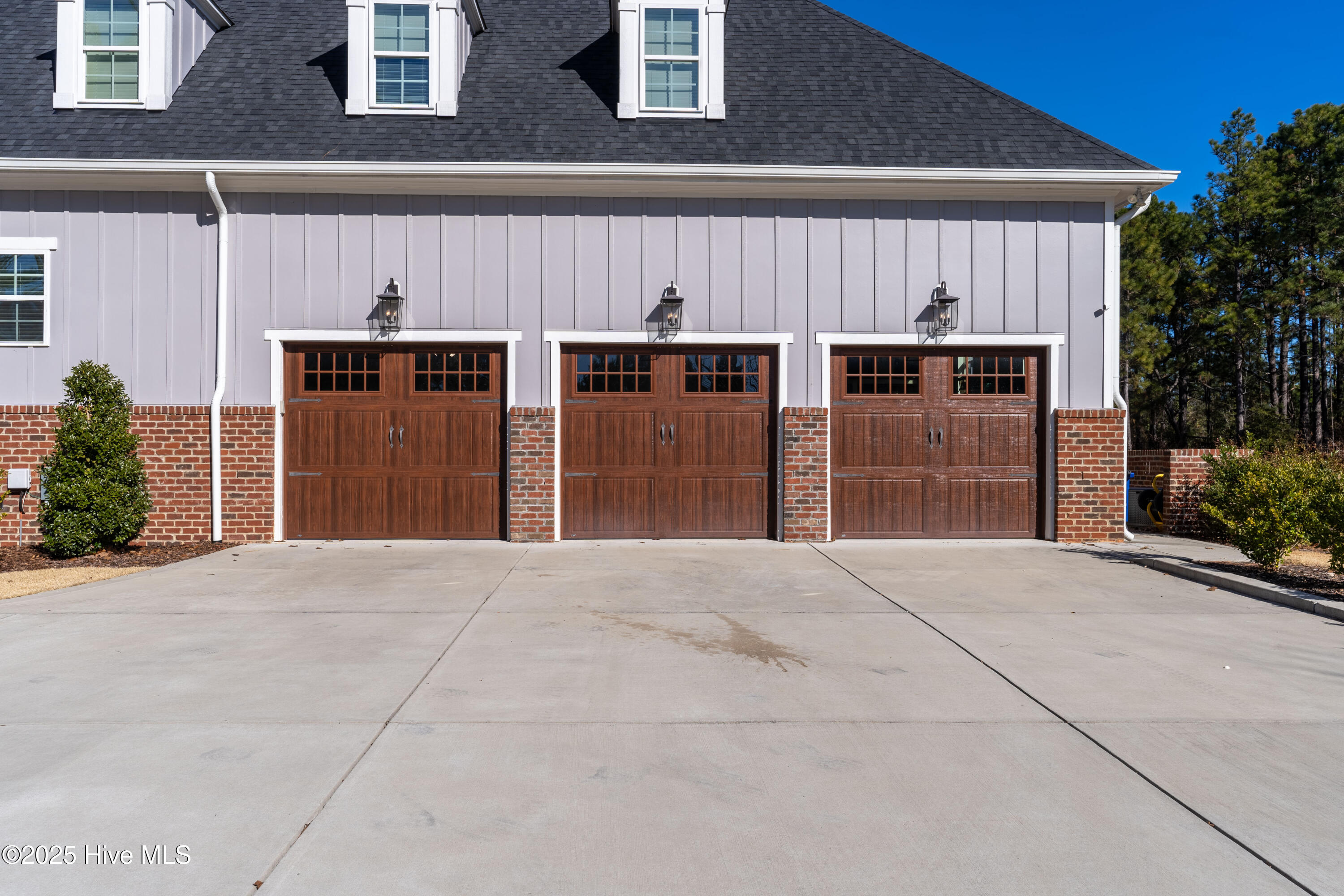 65 Quaker Ridge Road