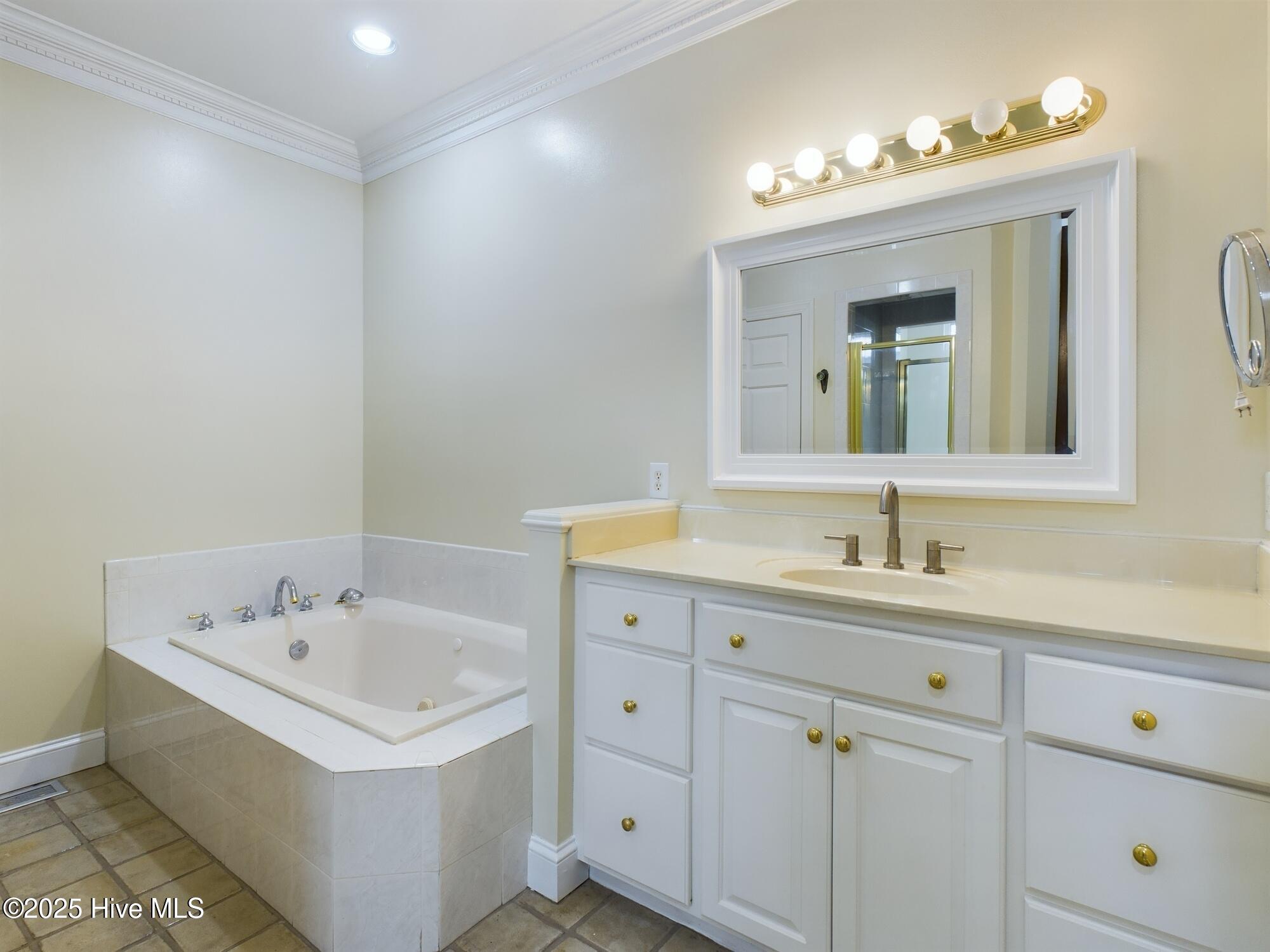 6485 Nc 705