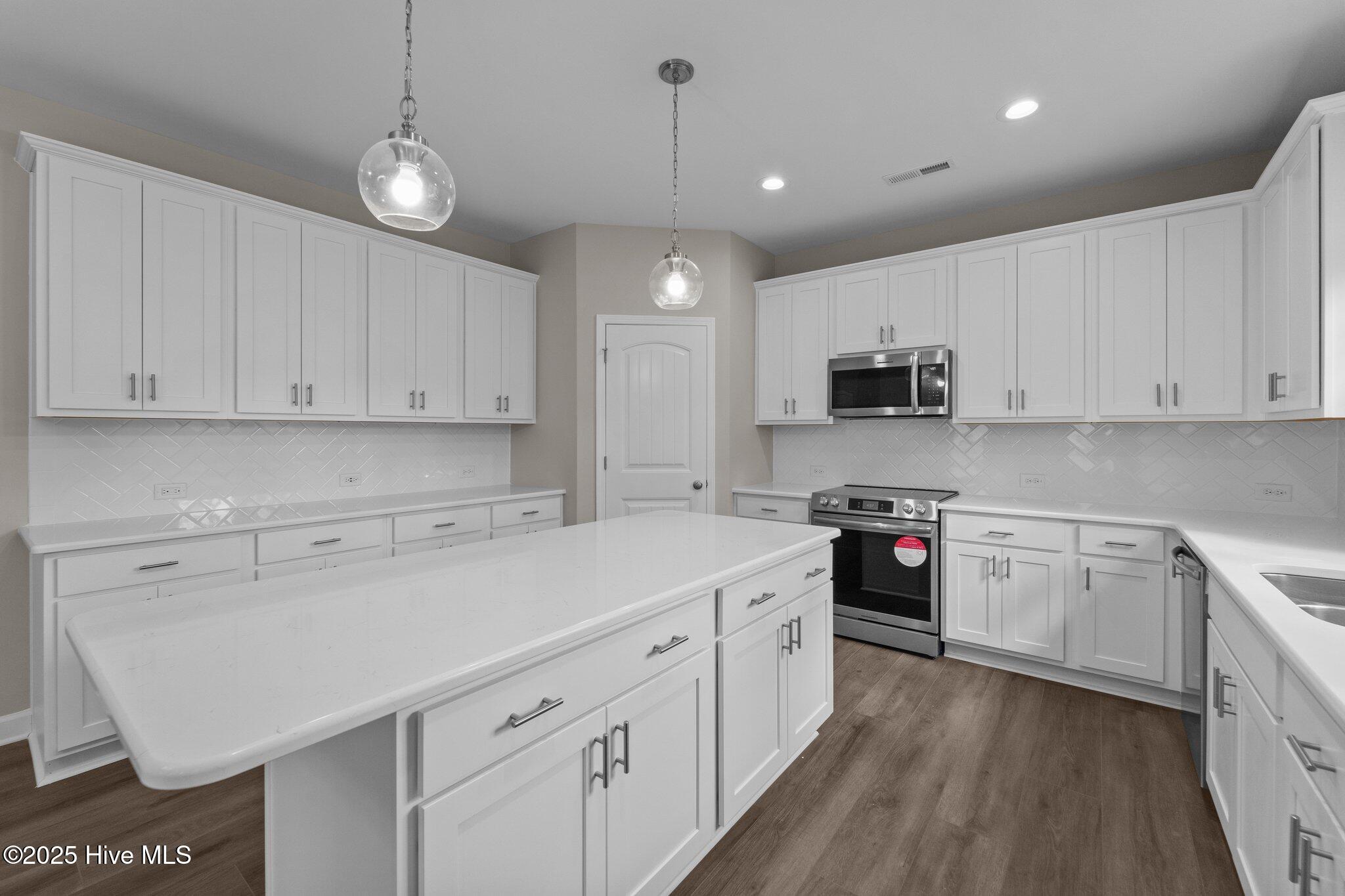 532 Watauga Lane, 515
