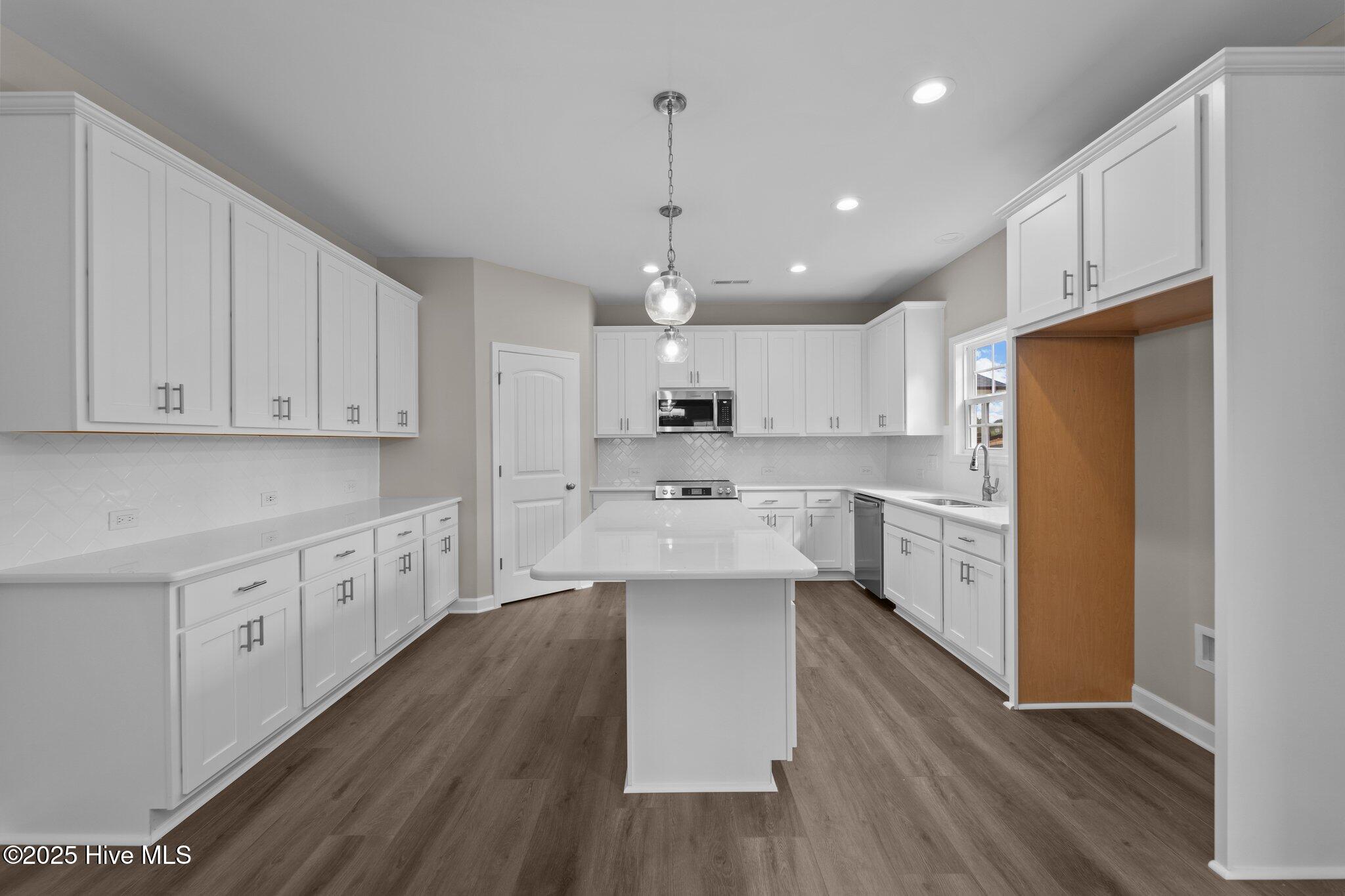 532 Watauga Lane, 515