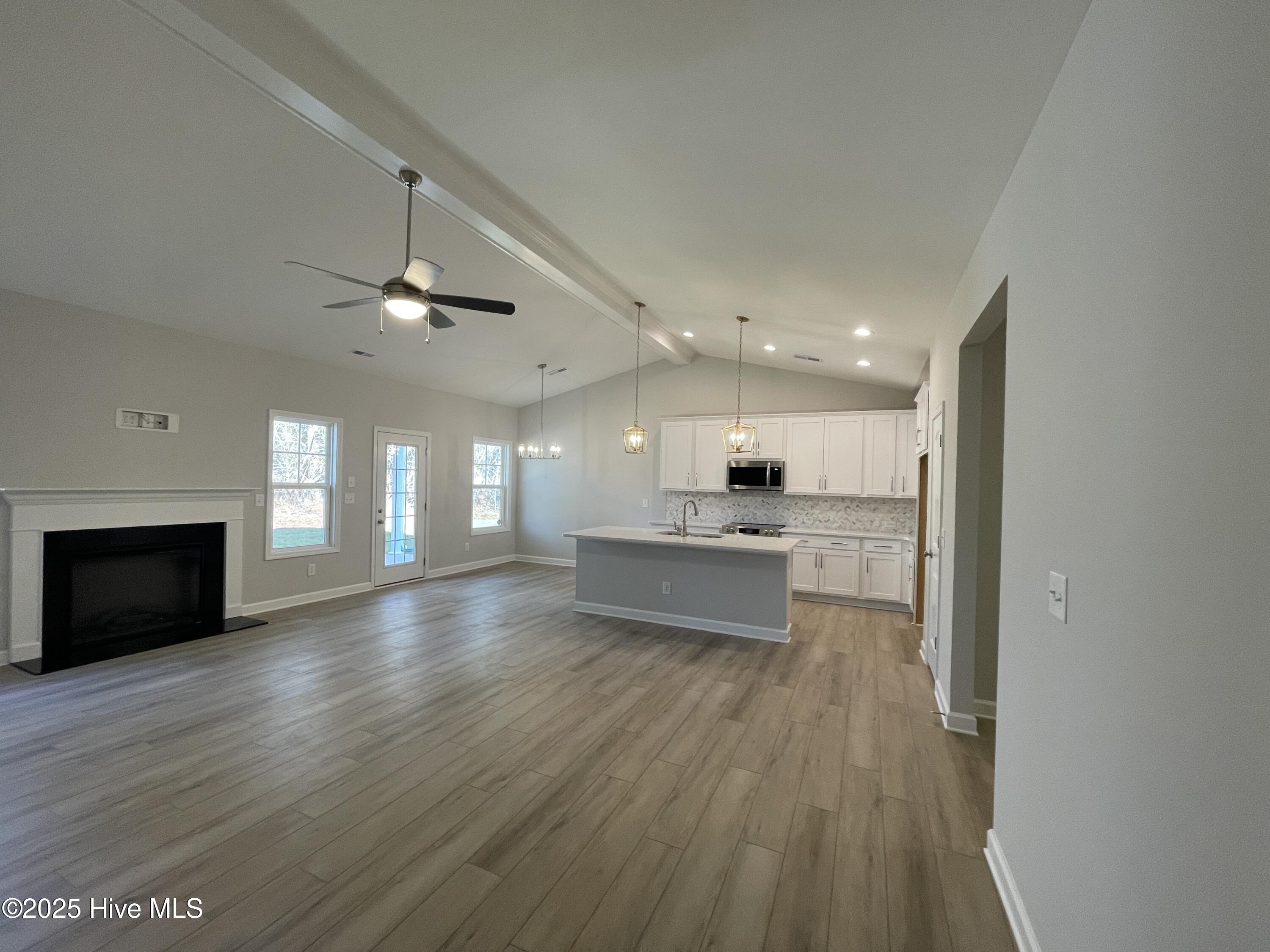112 Pungo Lane, 504