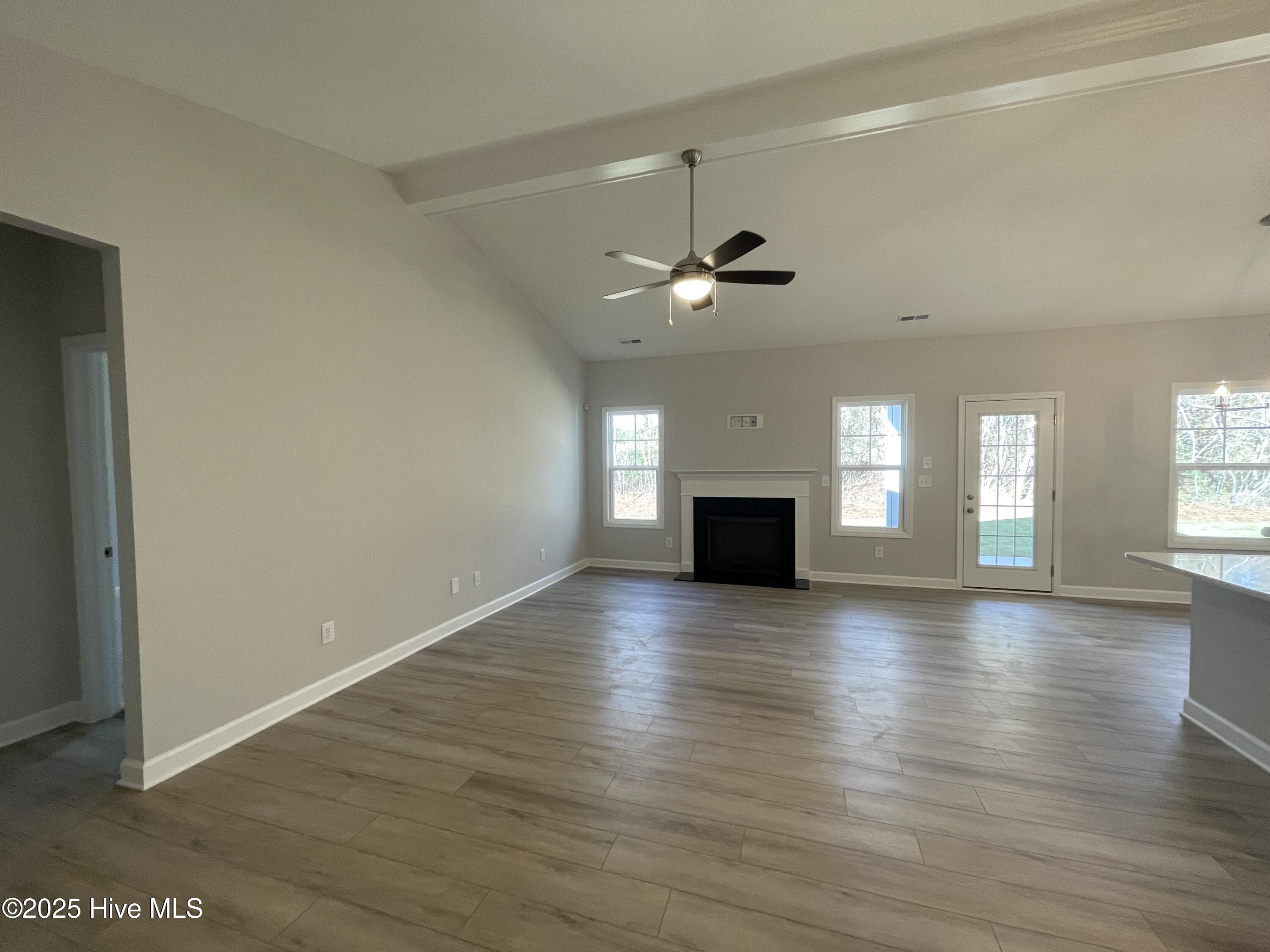 112 Pungo Lane, 504