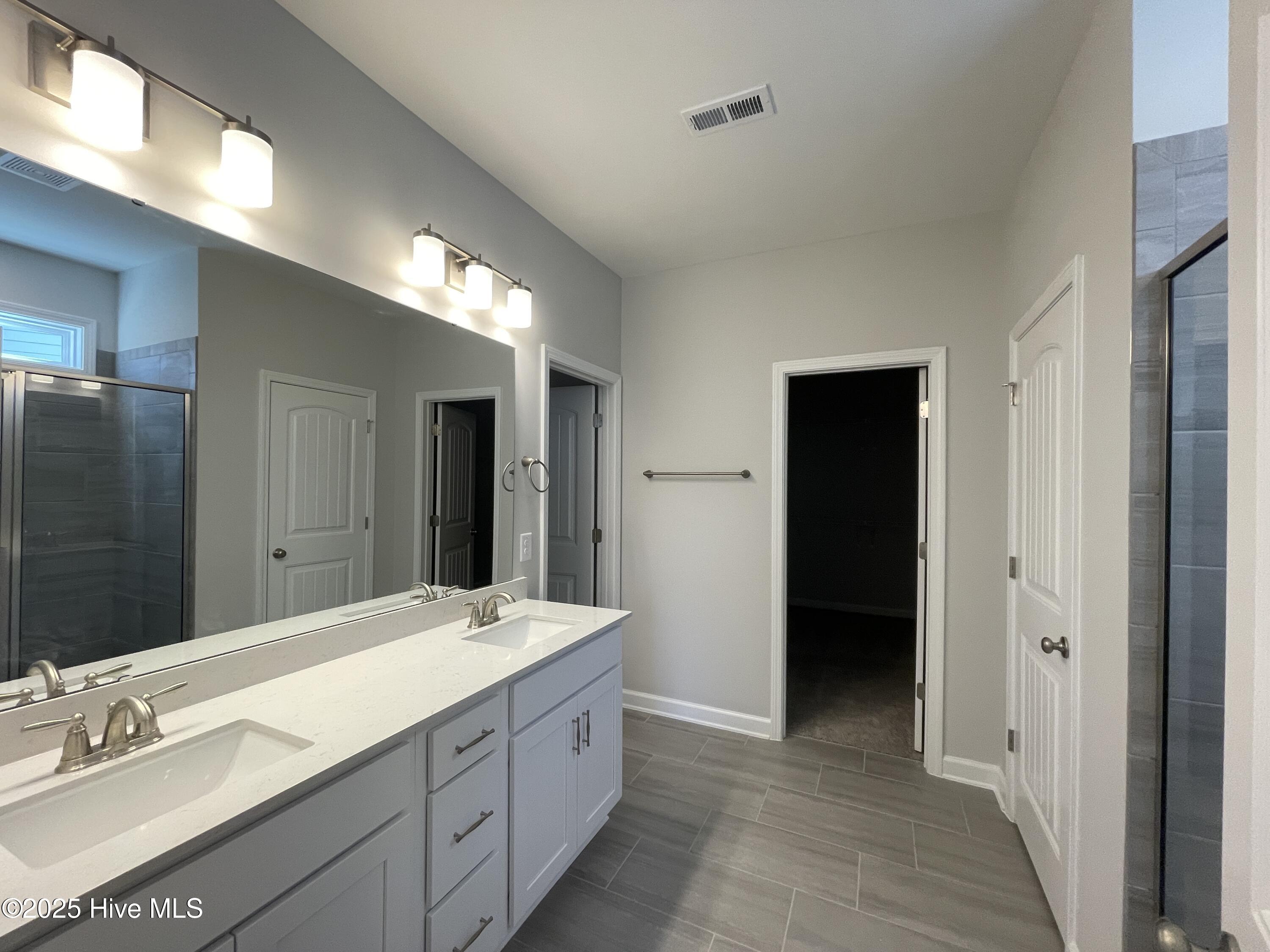 112 Pungo Lane, 504