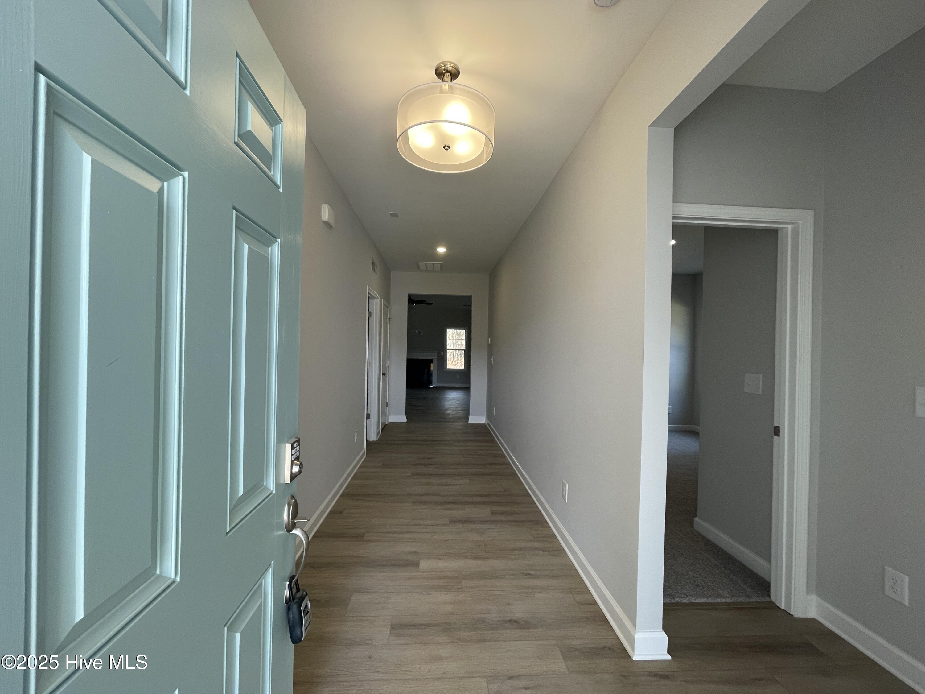 112 Pungo Lane, 504