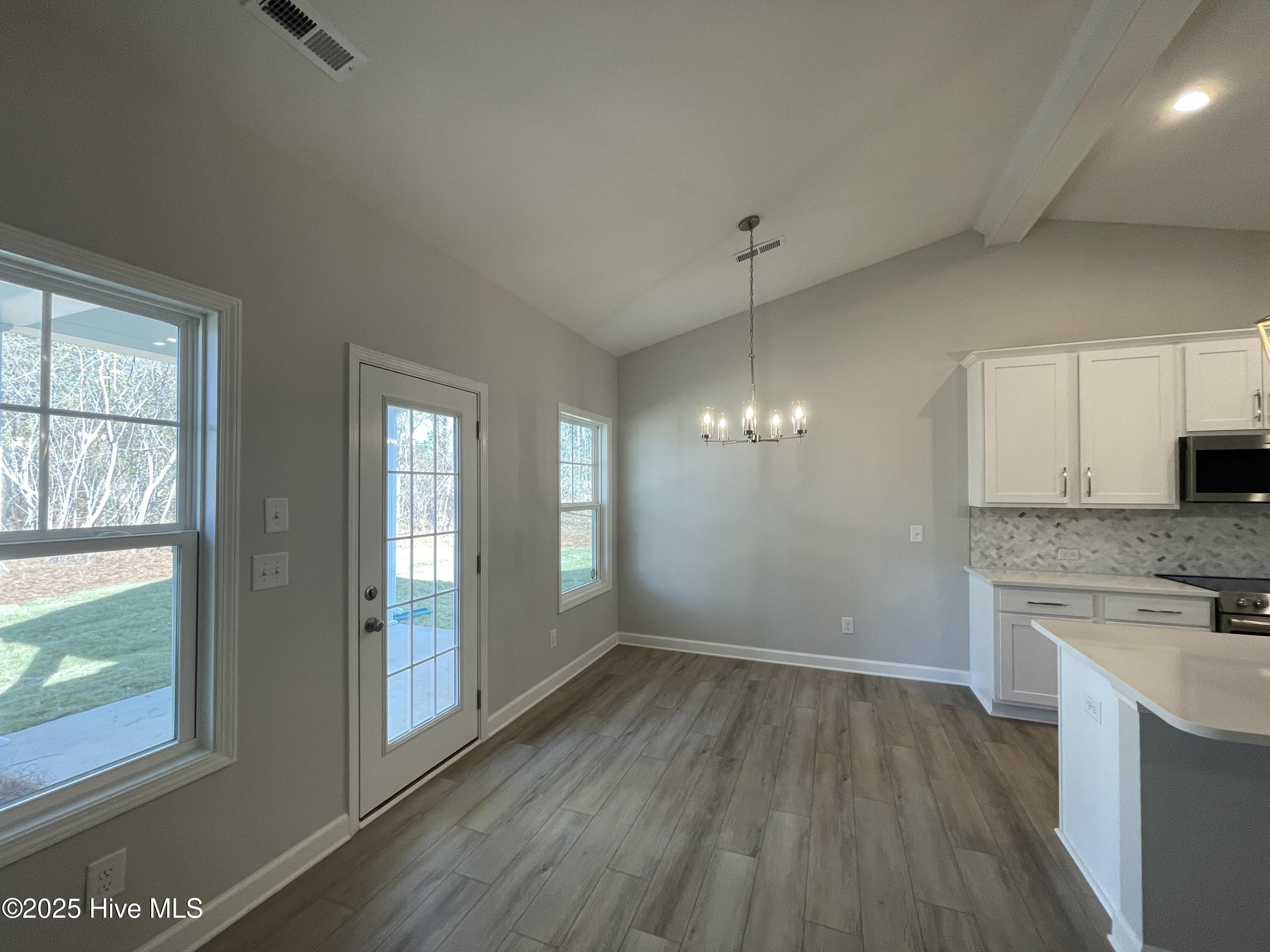 112 Pungo Lane, 504
