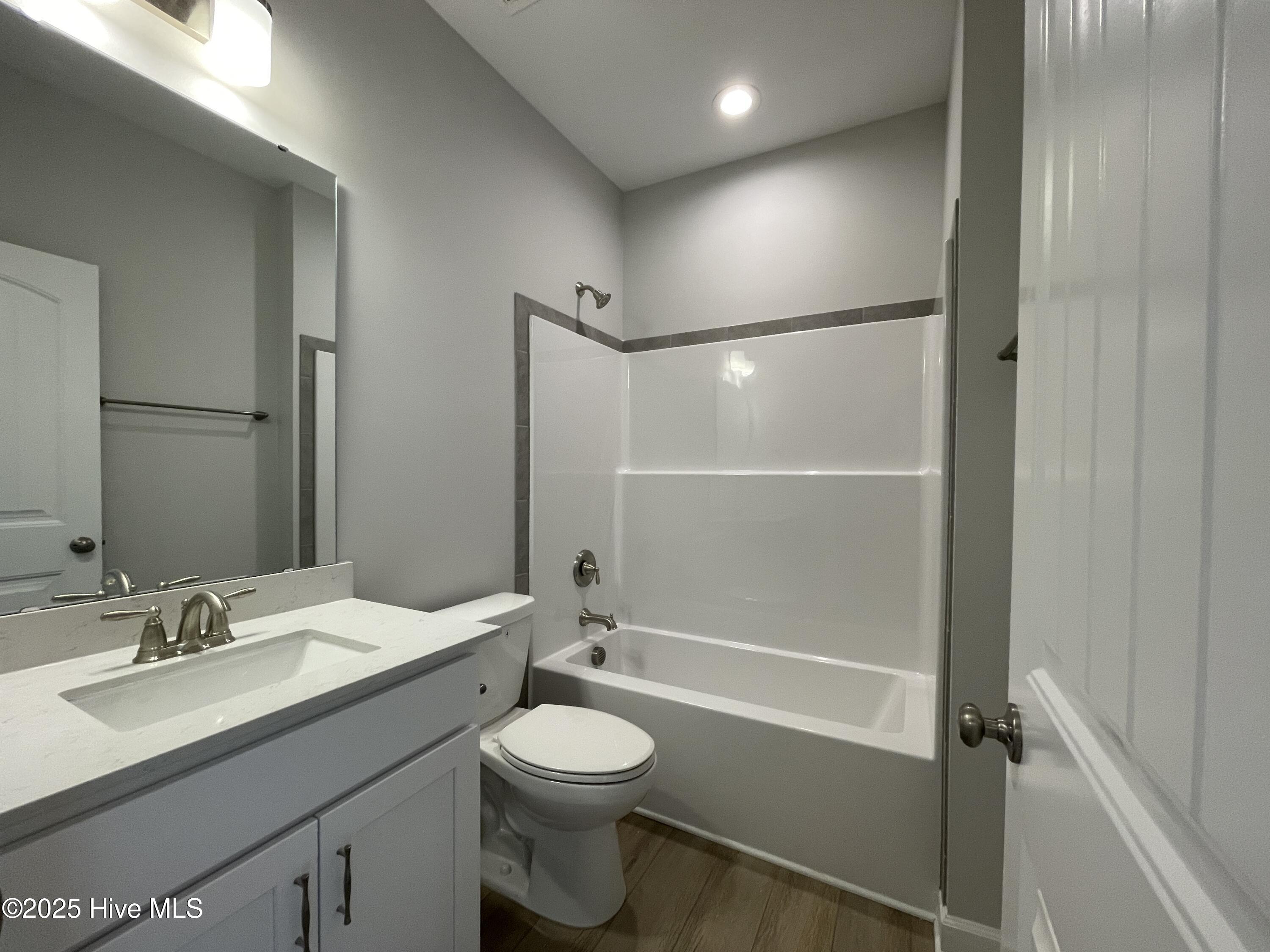 112 Pungo Lane, 504