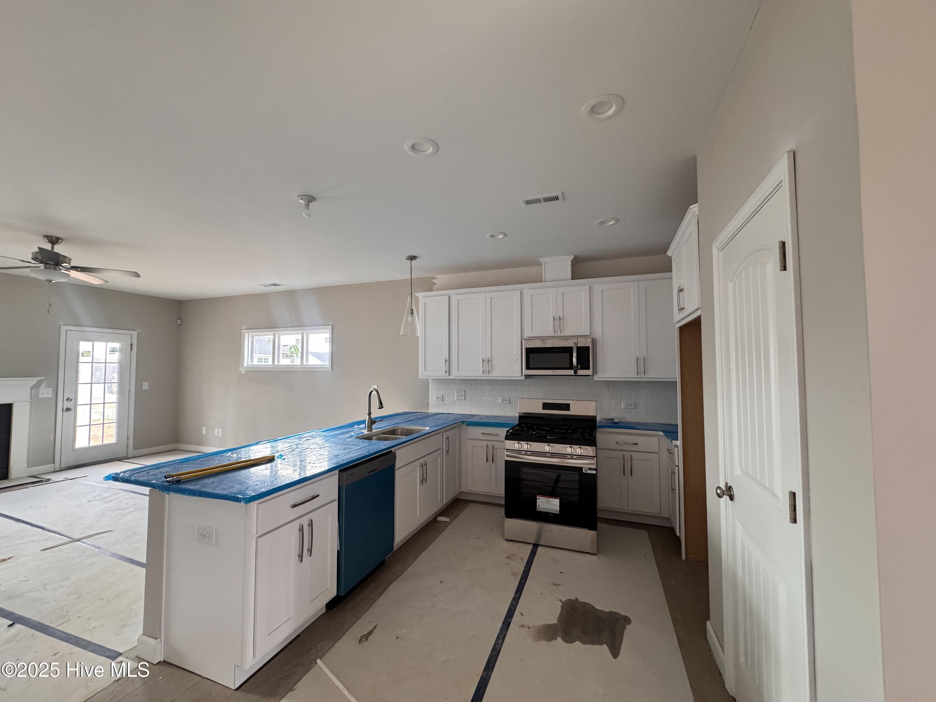 274 Rough Ridge Trail, 33