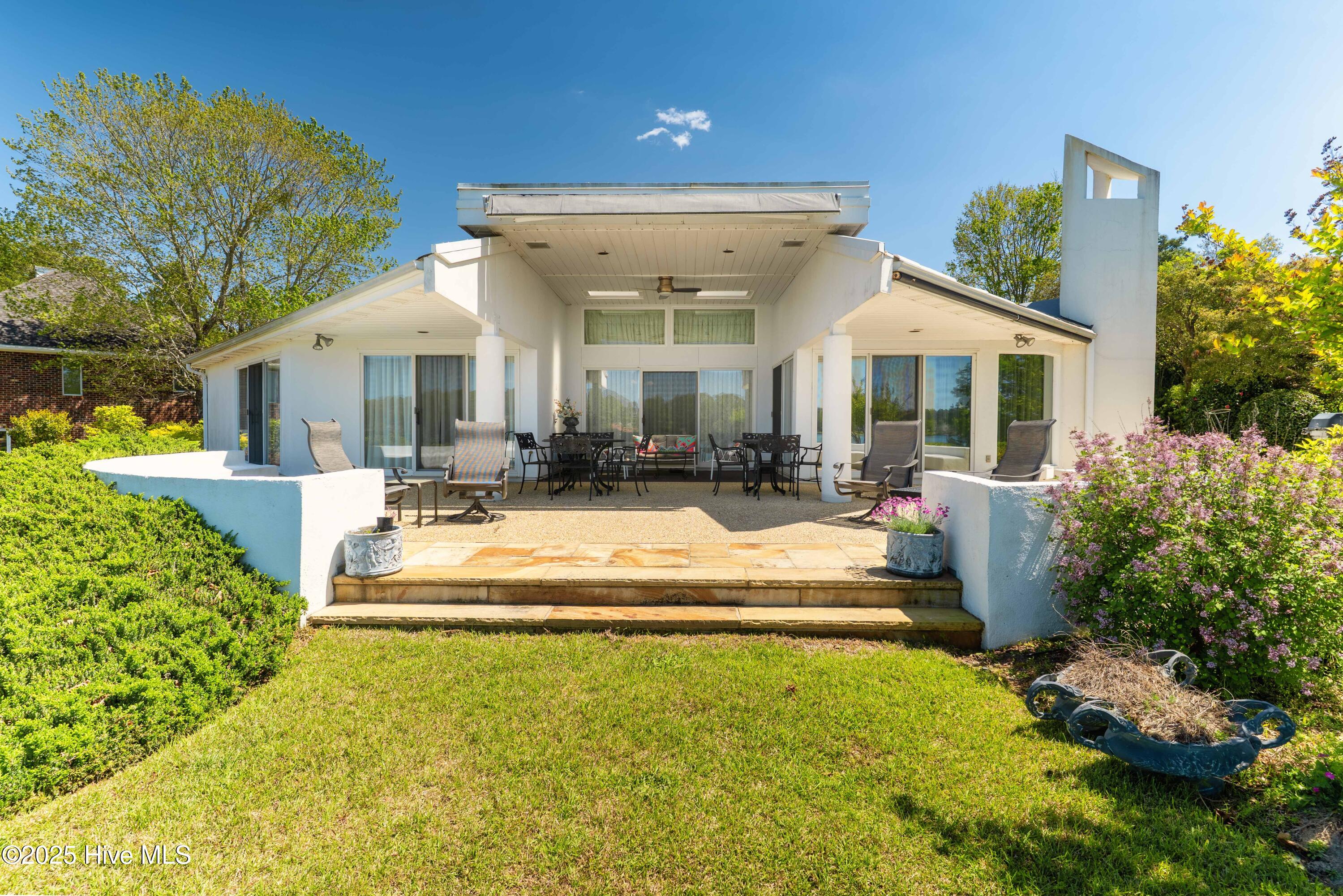 655 Diamondhead Drive S