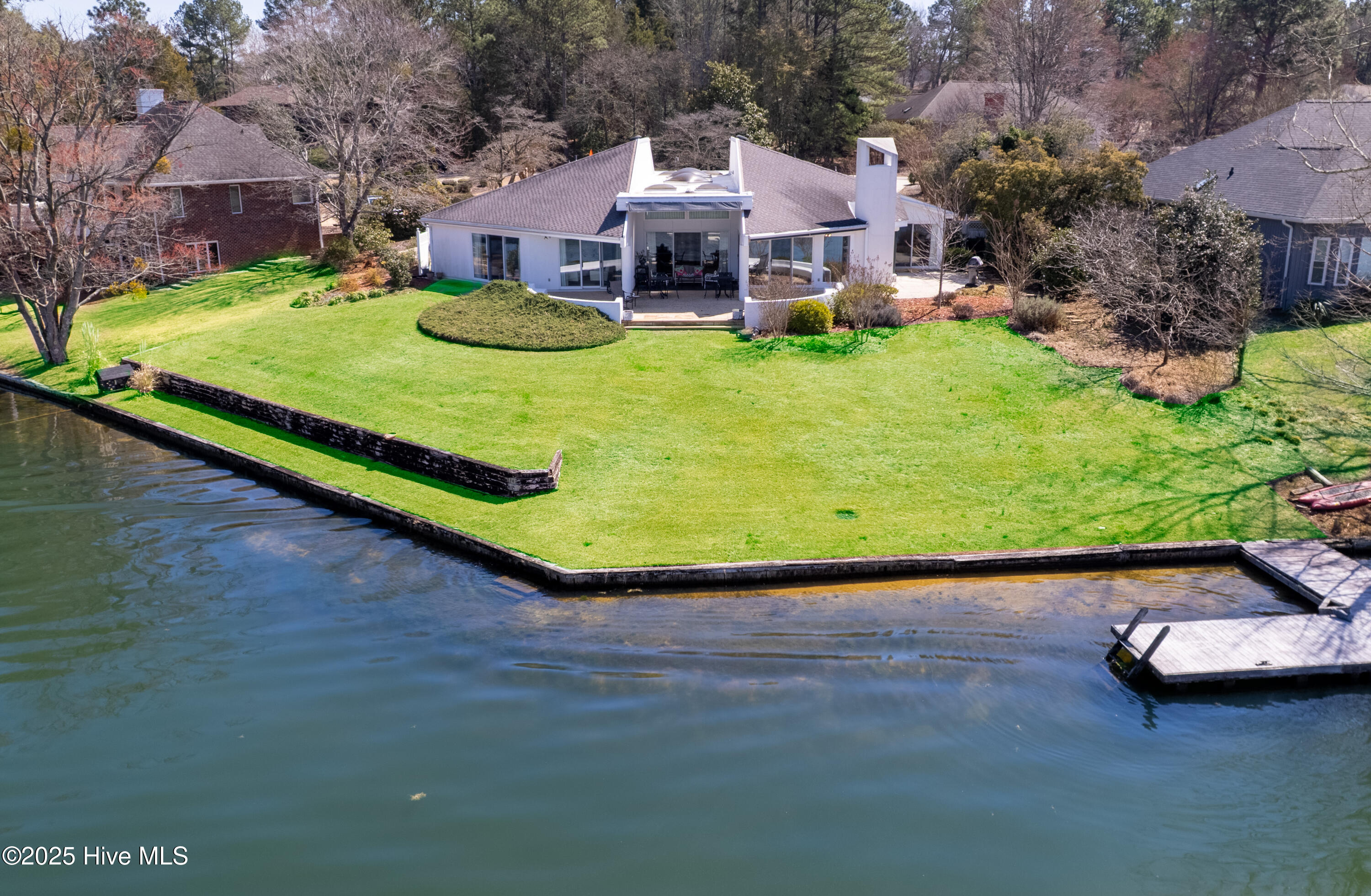 655 Diamondhead Drive S