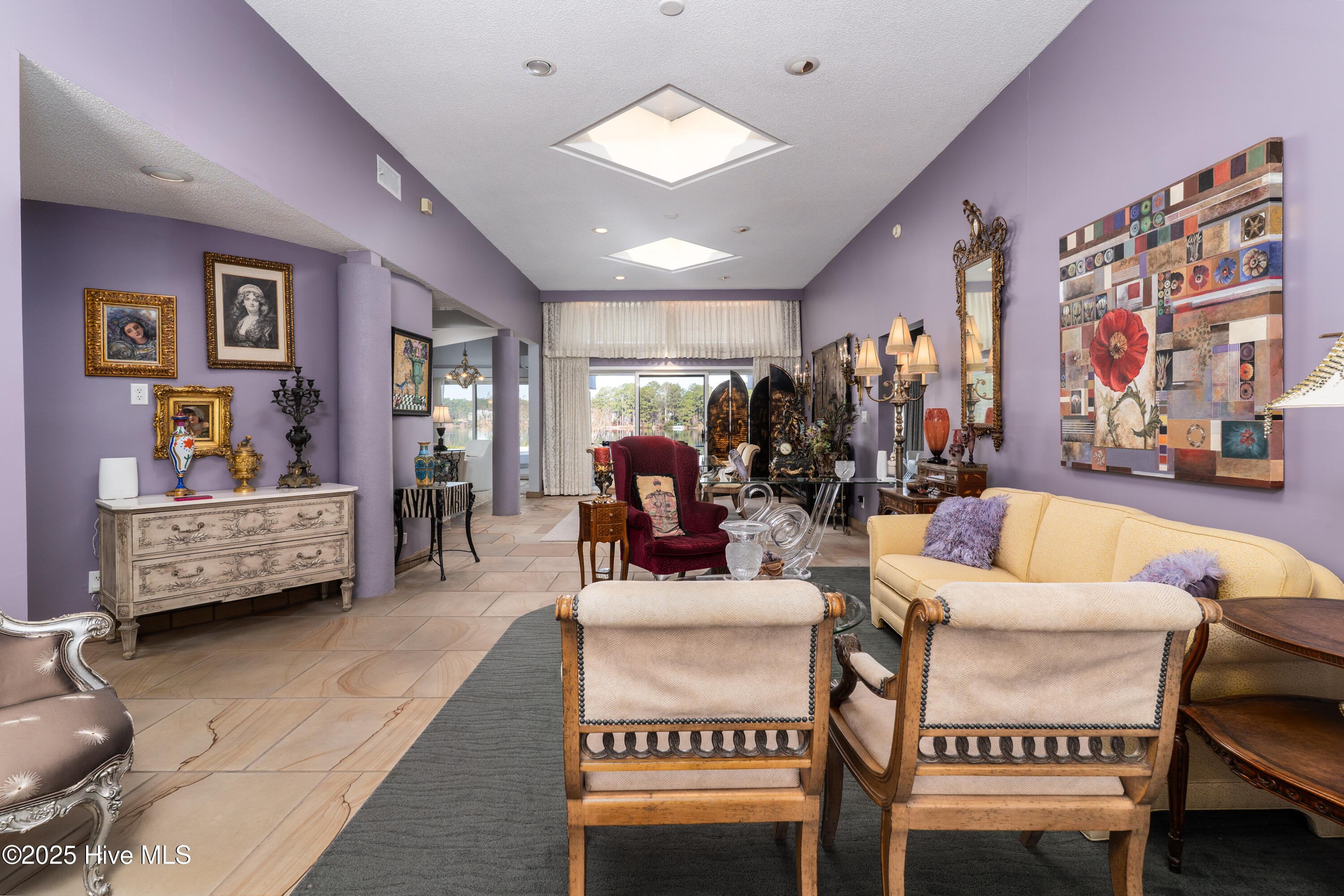 655 Diamondhead Drive S