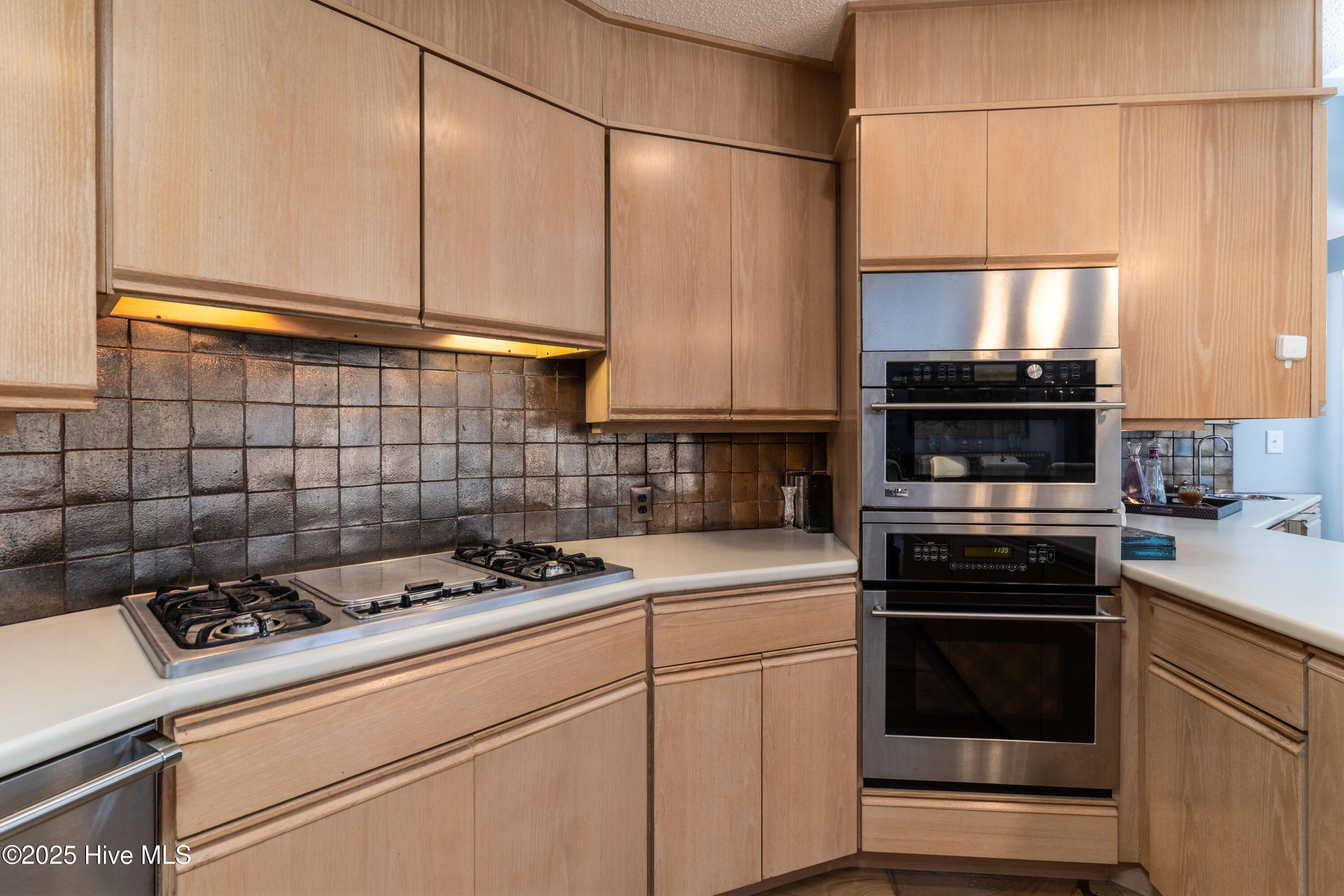 655 Diamondhead Drive S