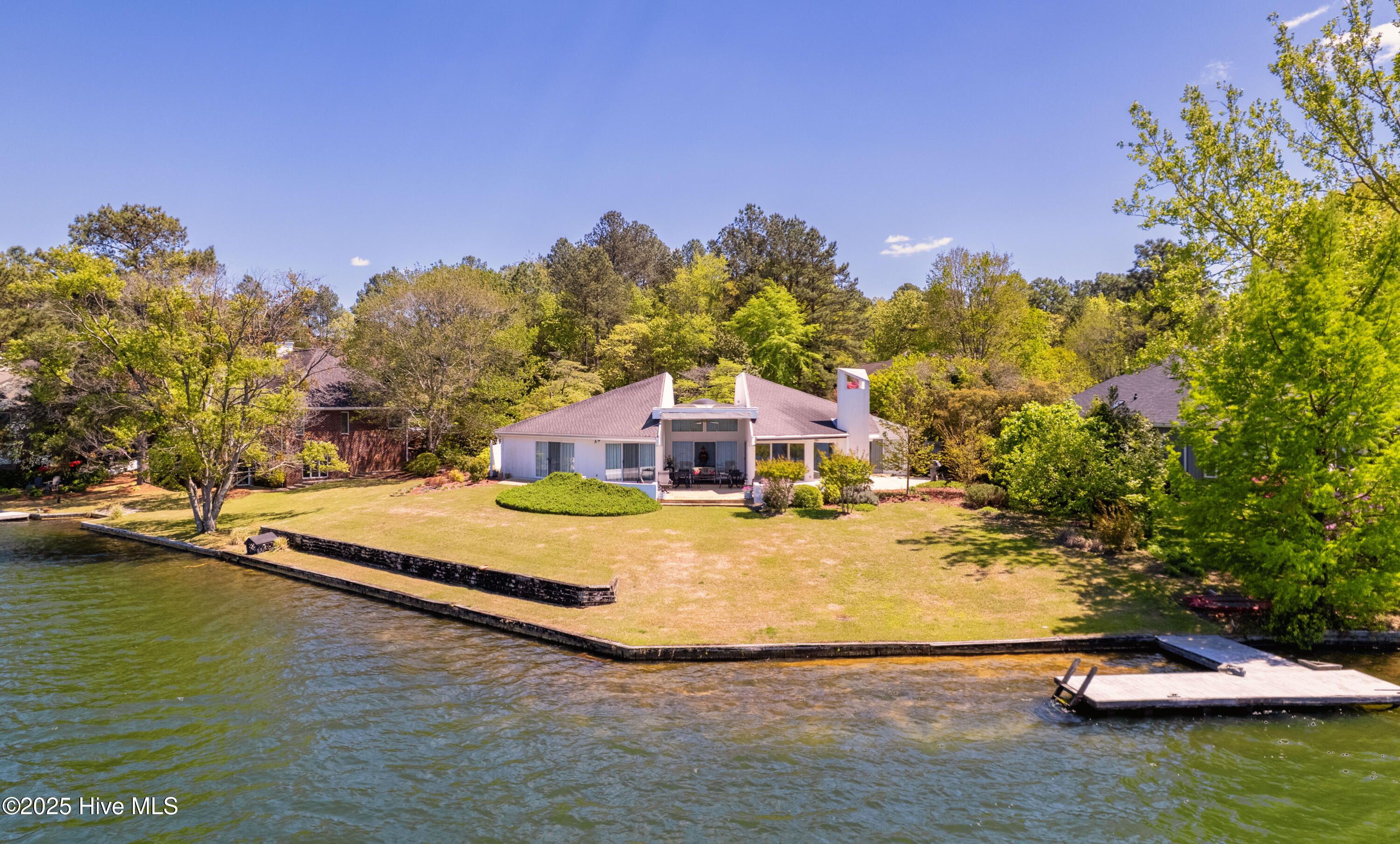 655 Diamondhead Drive S