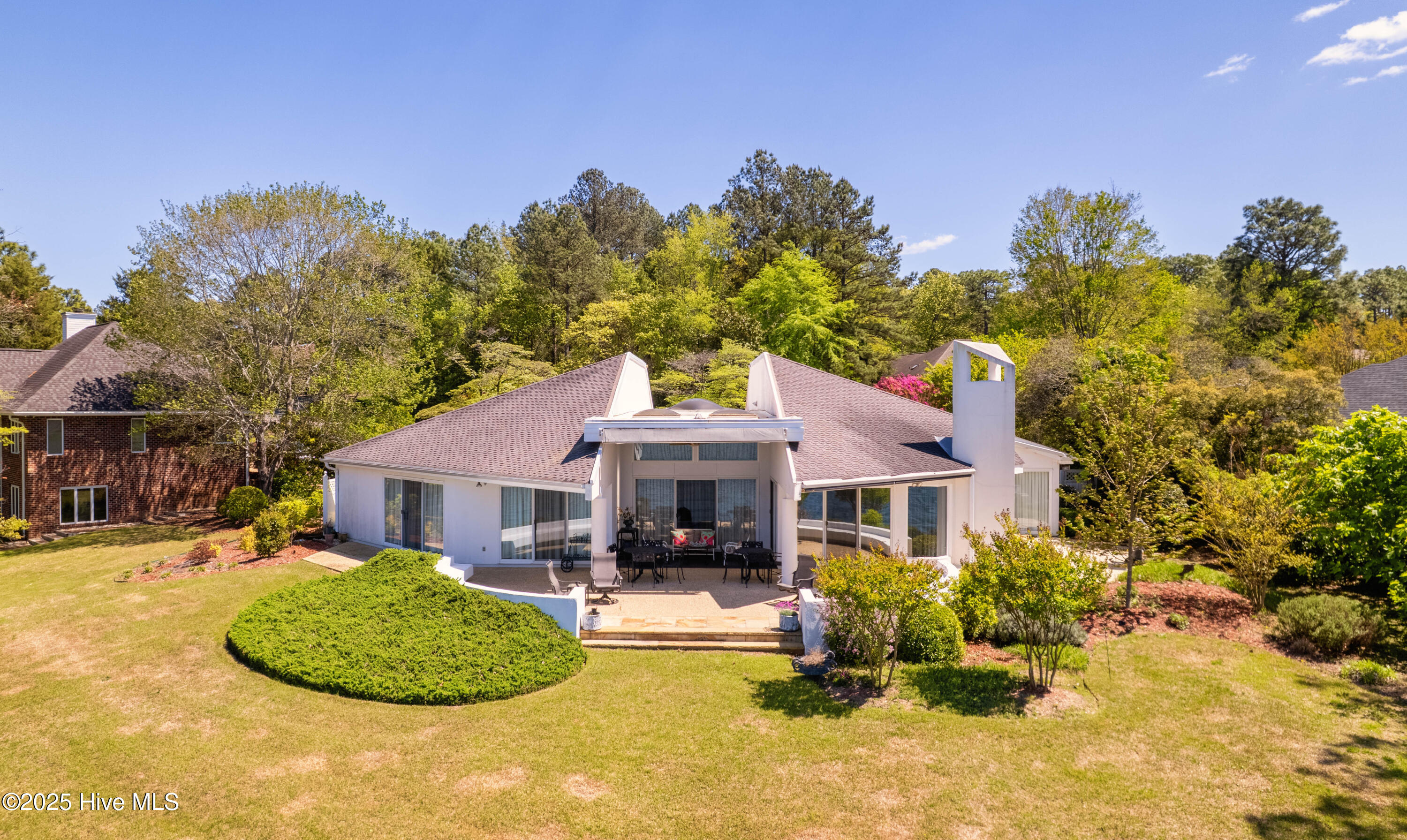 655 Diamondhead Drive S