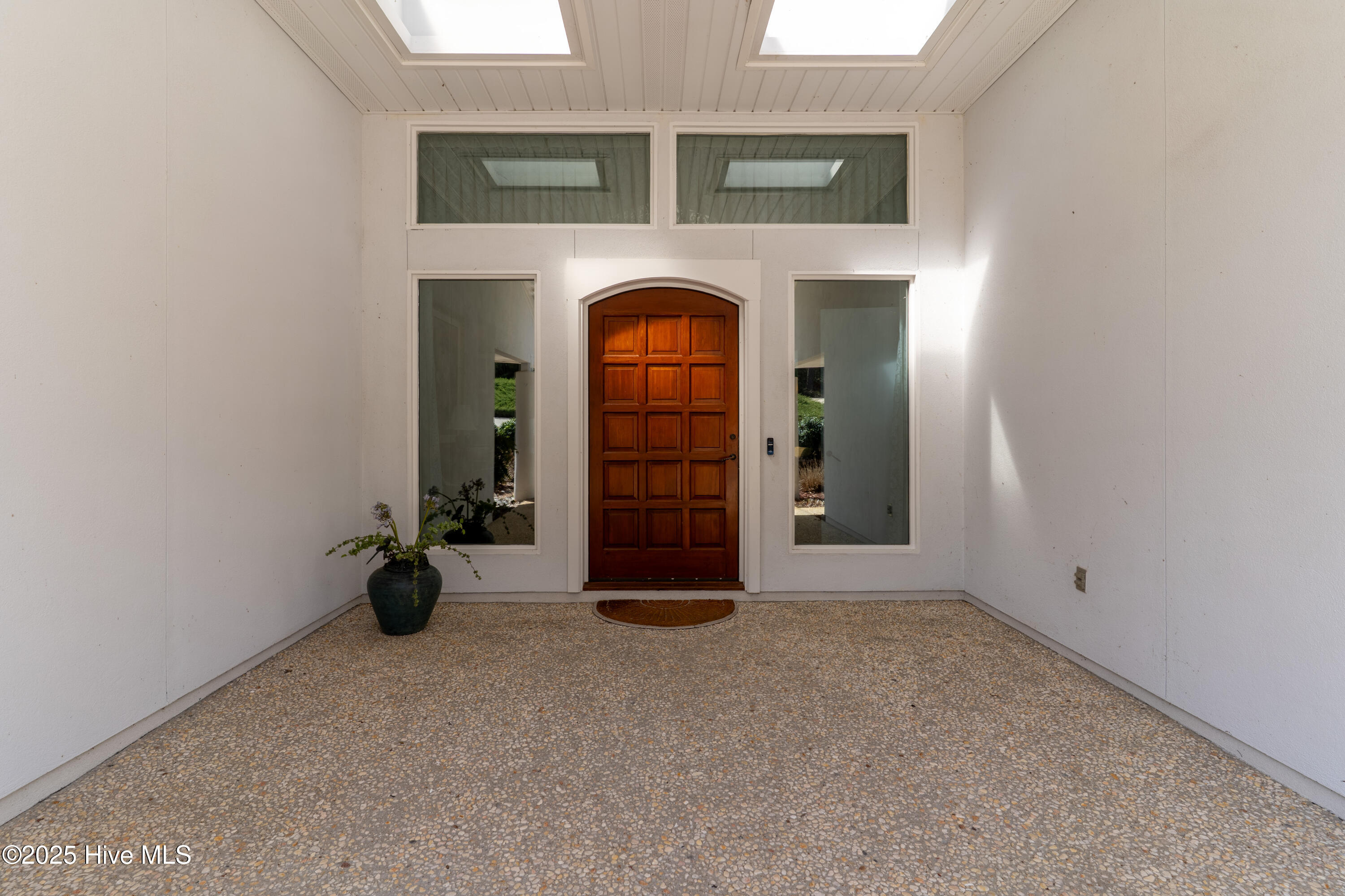 655 Diamondhead Drive S