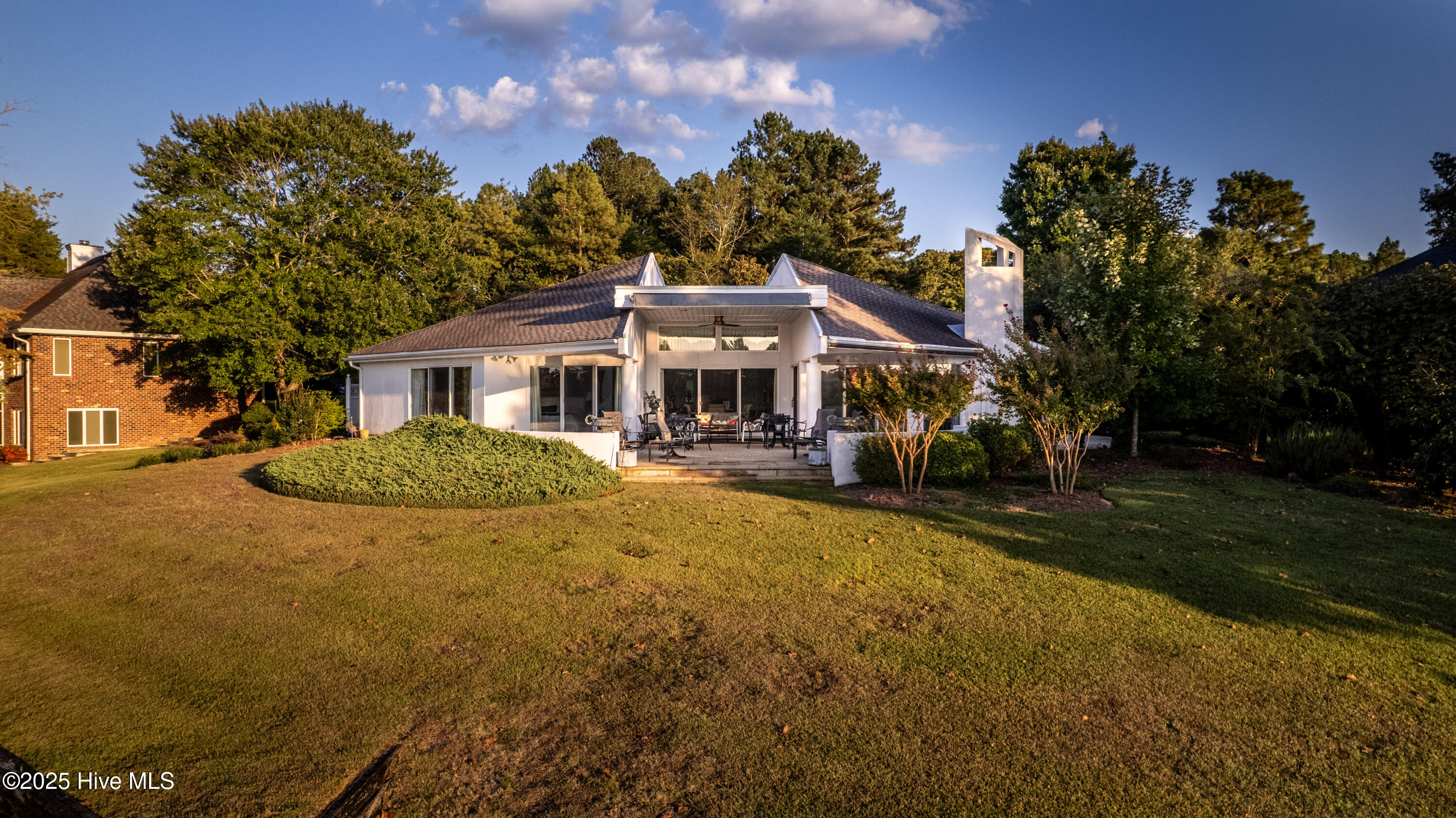 655 Diamondhead Drive S