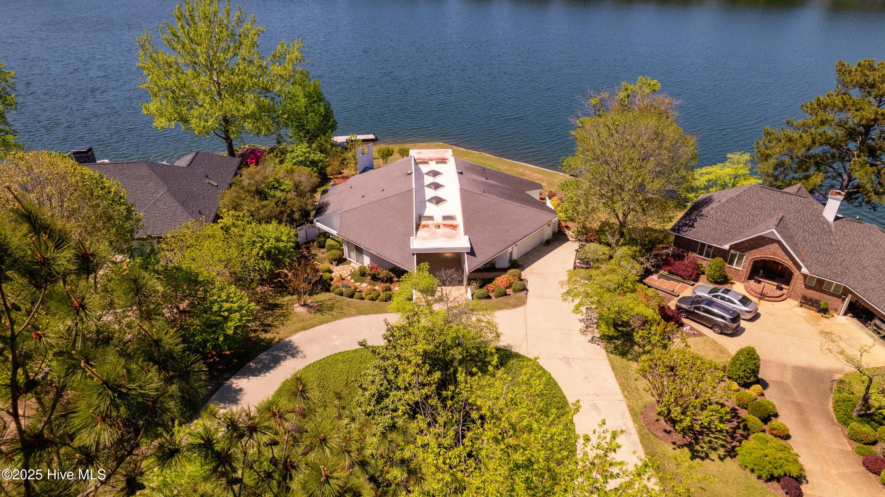 655 Diamondhead Drive S