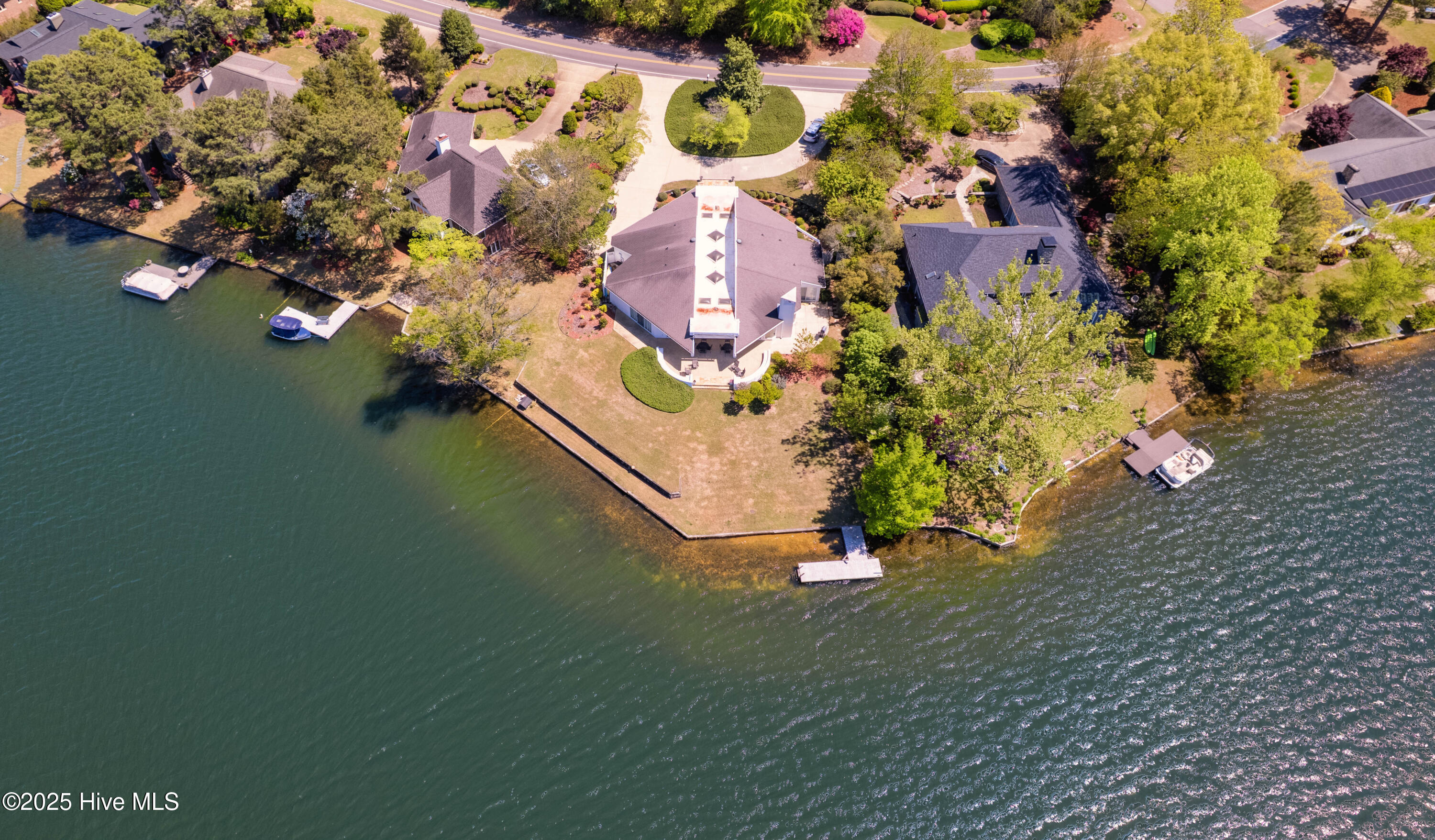 655 Diamondhead Drive S