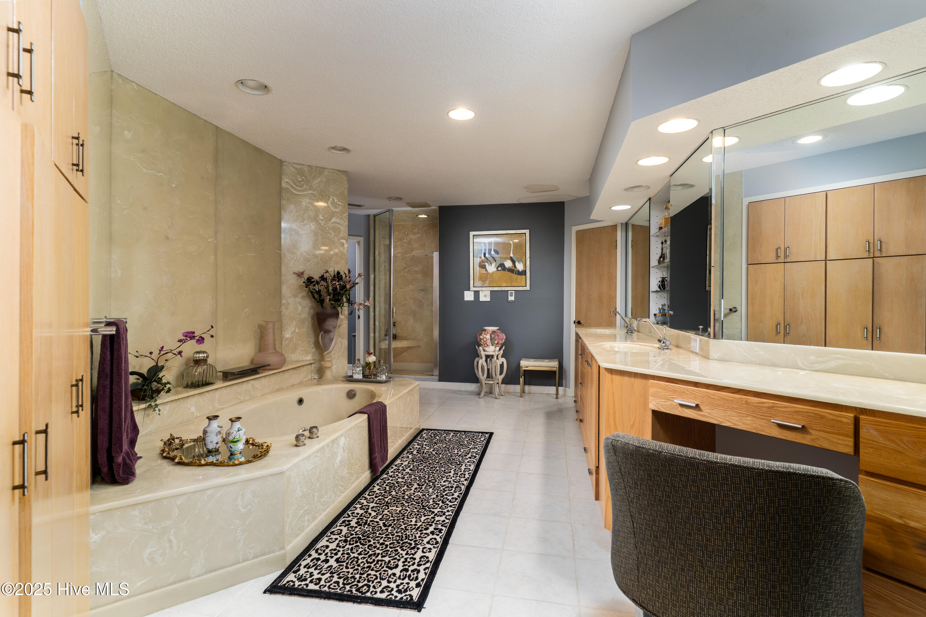 655 Diamondhead Drive S