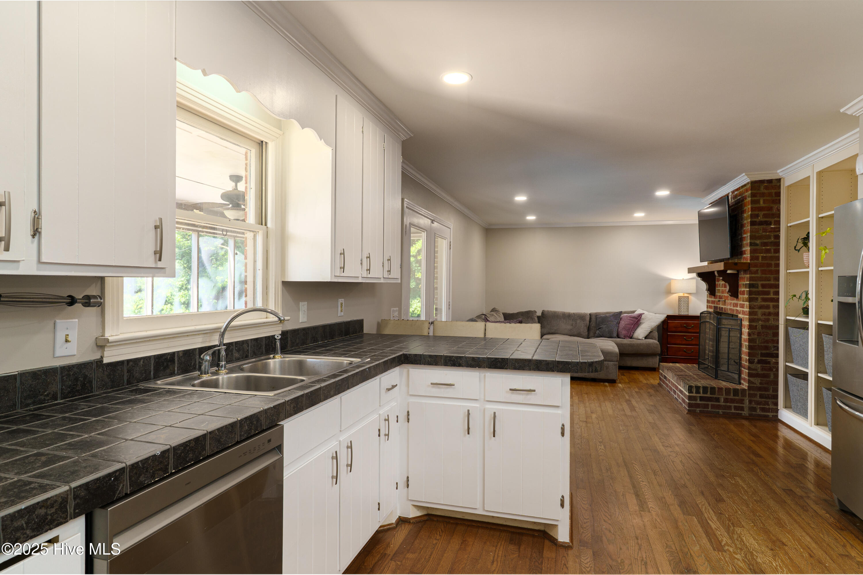 2489 White Hill Road