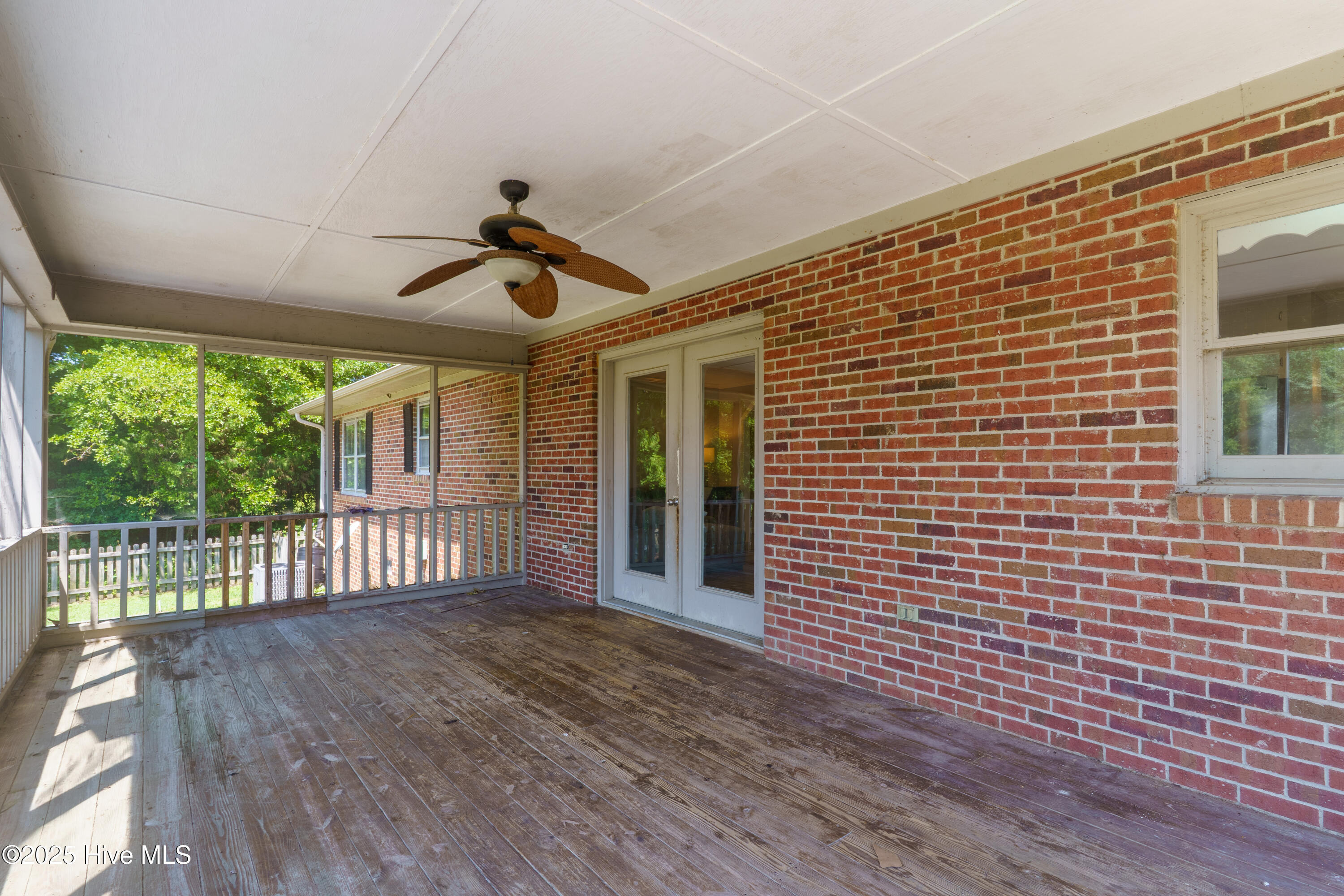 2489 White Hill Road