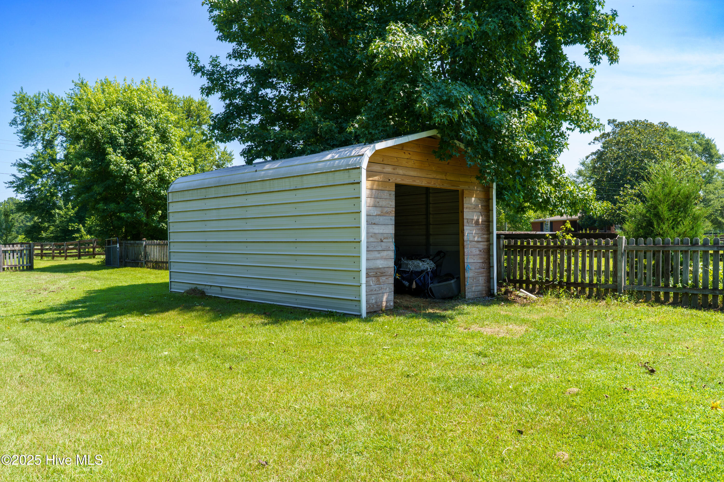 2489 White Hill Road