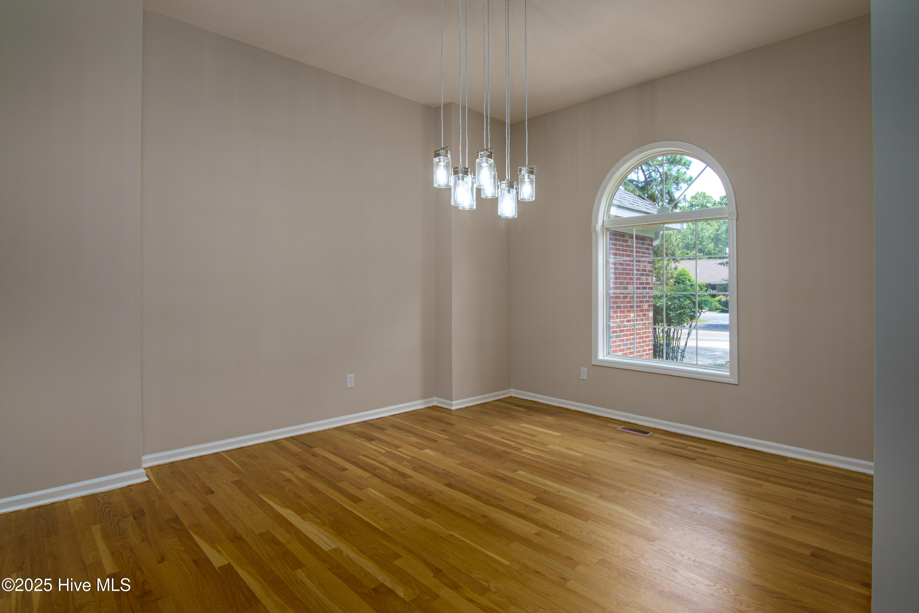 725 Monticello Drive