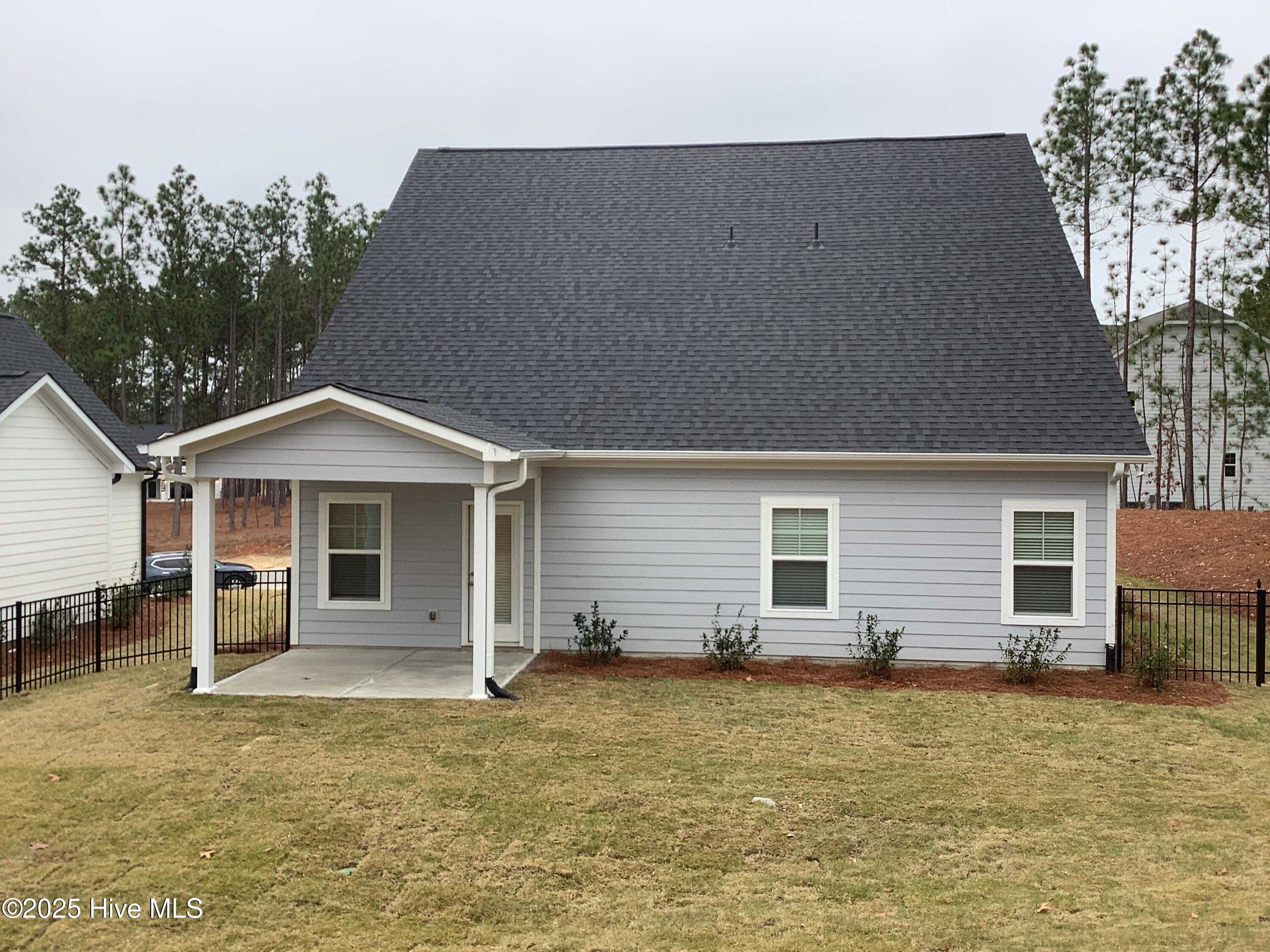 412 Redwater Trail, 600