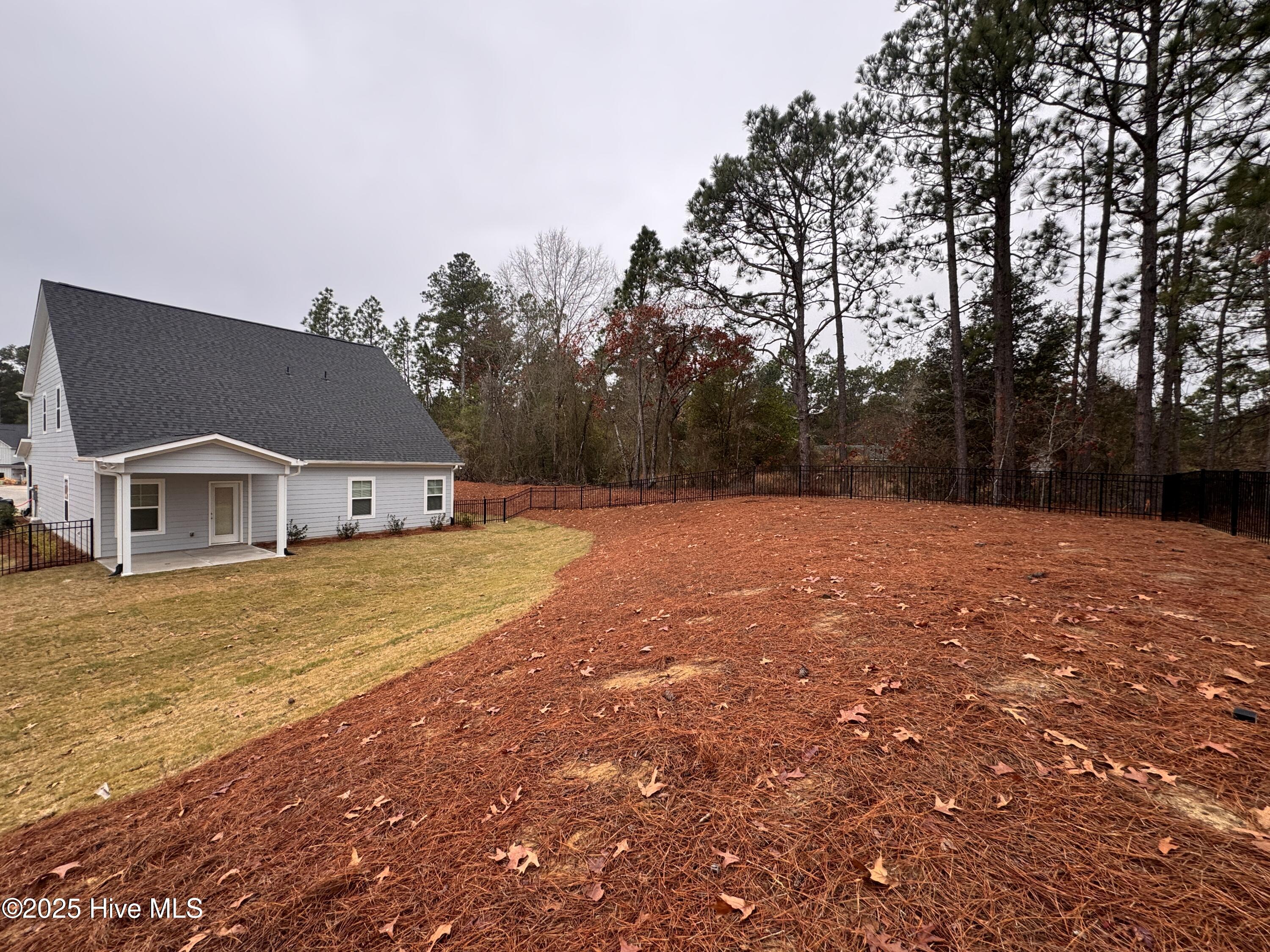 412 Redwater Trail, 600