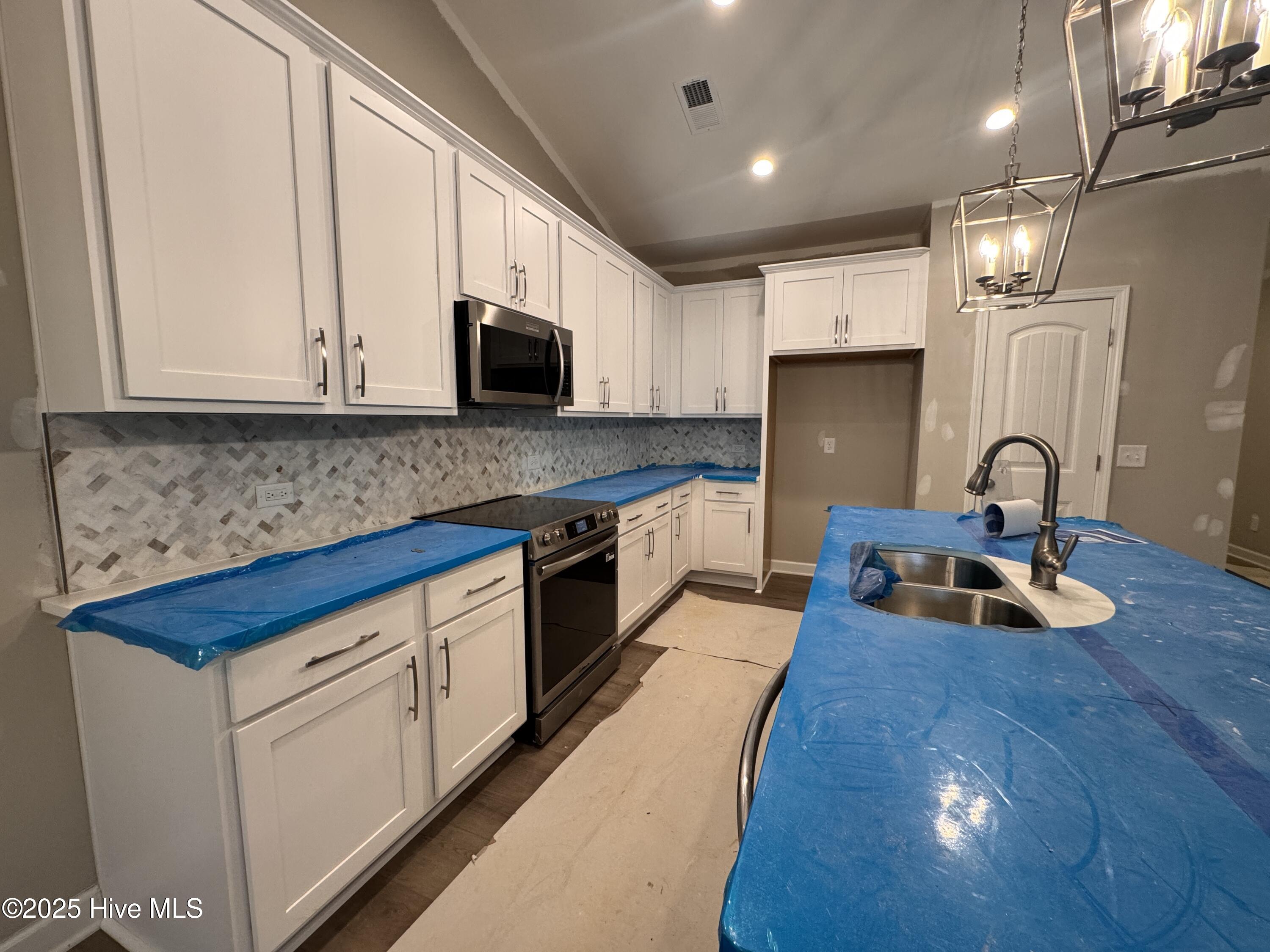 408 Redwater Trail, 601