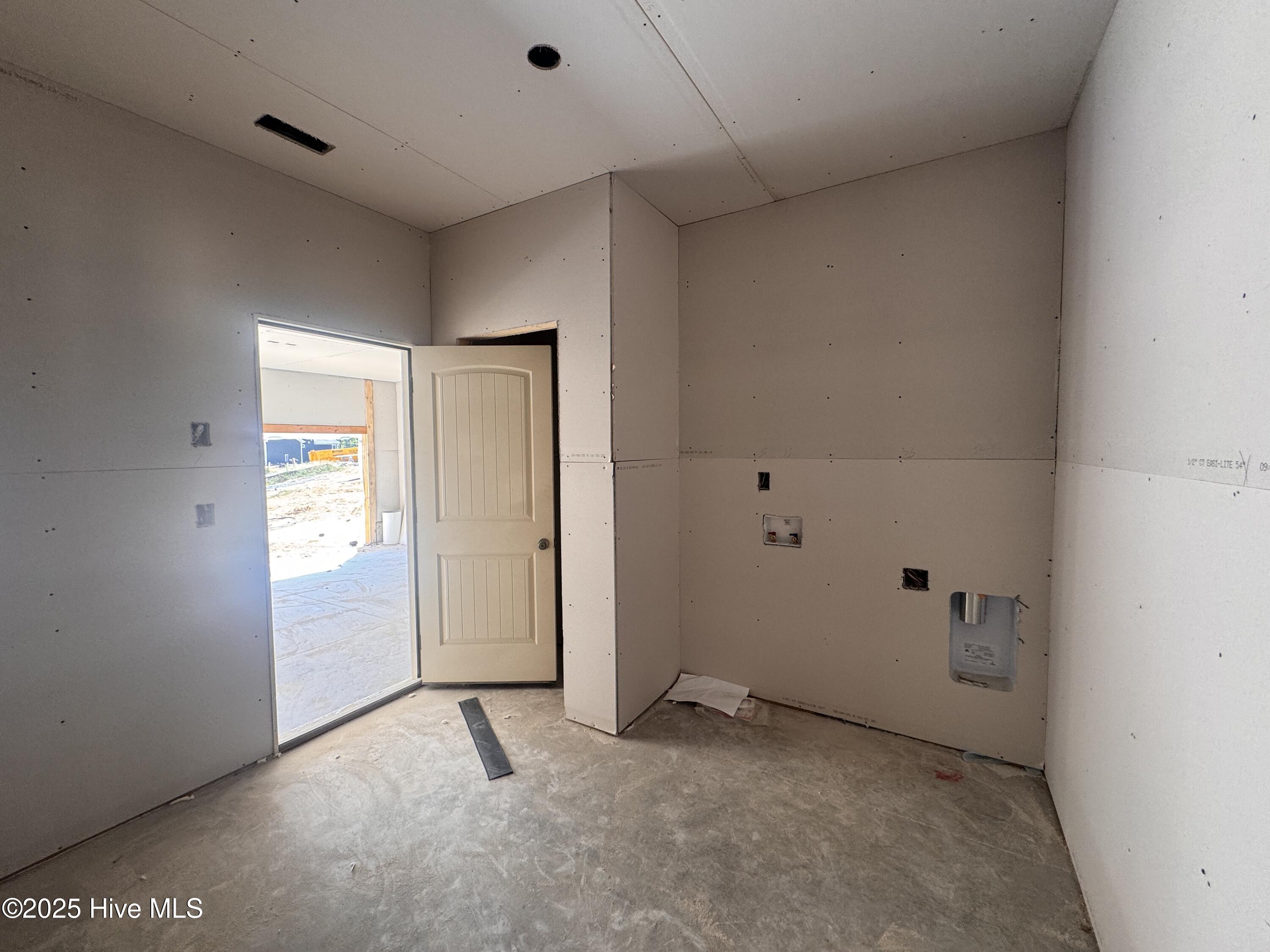 408 Redwater Trail, 601