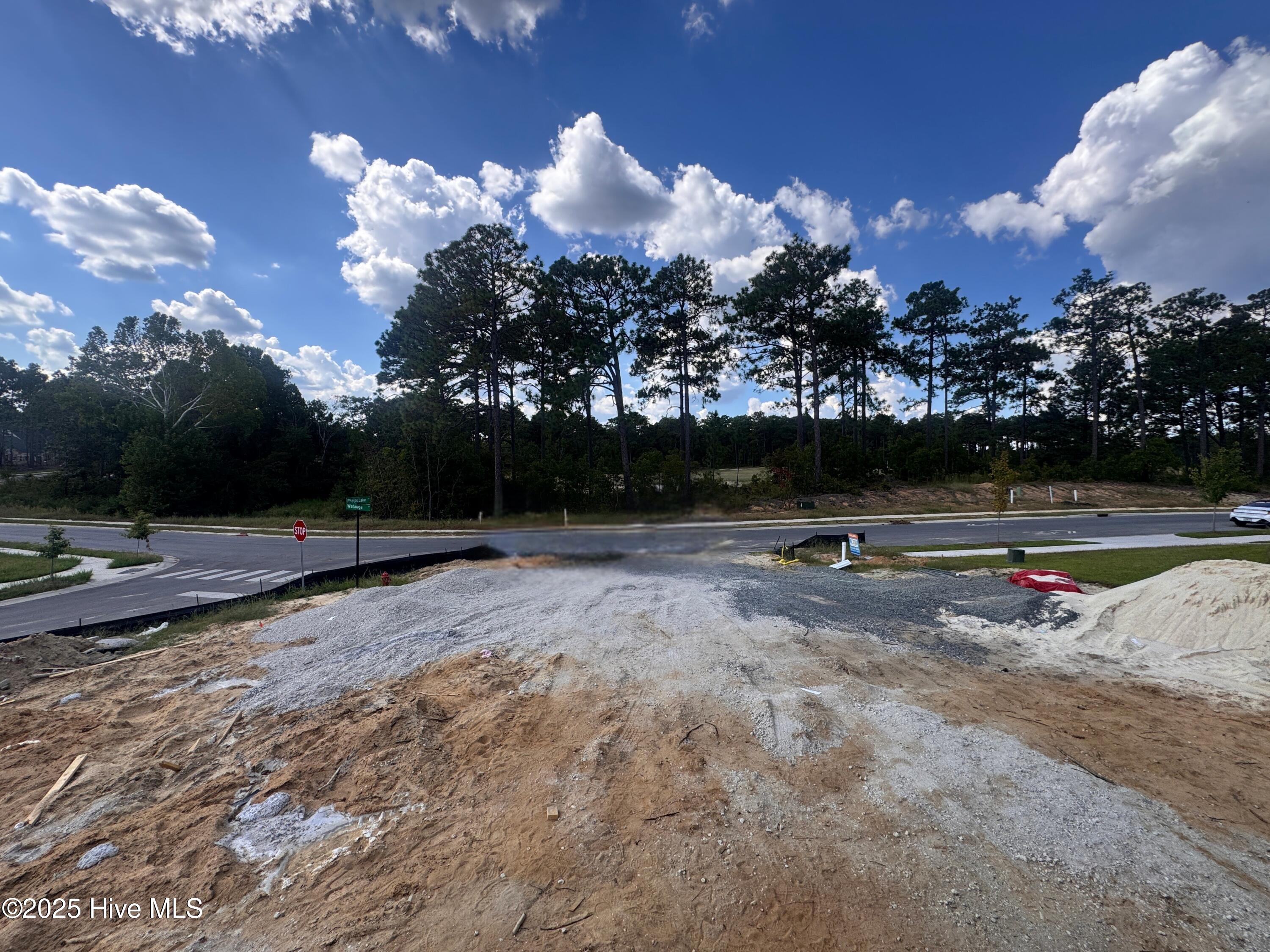 653 Watauga Lane, 579