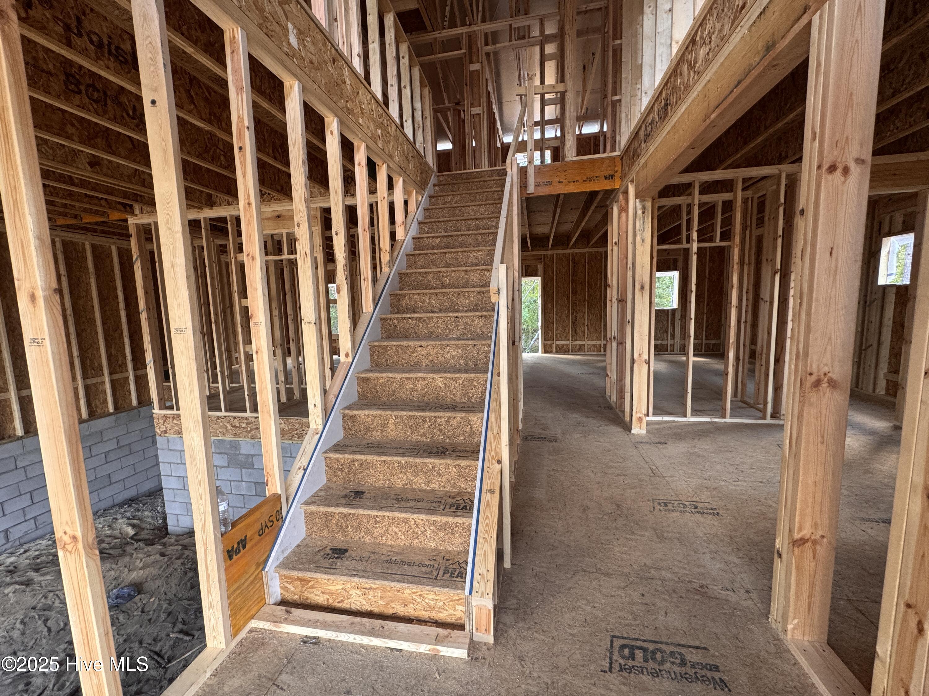 428 Redwater Trail, 596