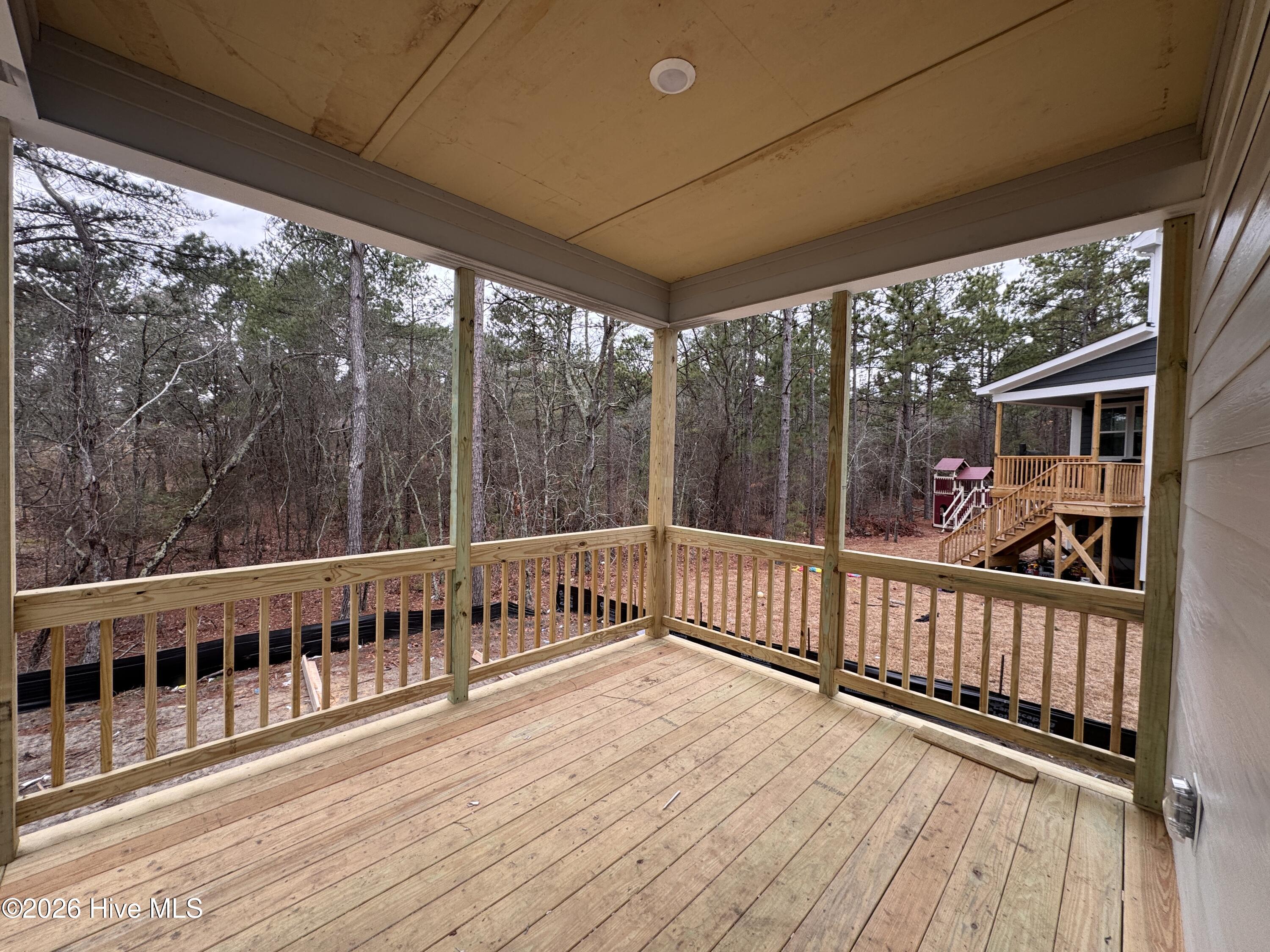 428 Redwater Trail, 596