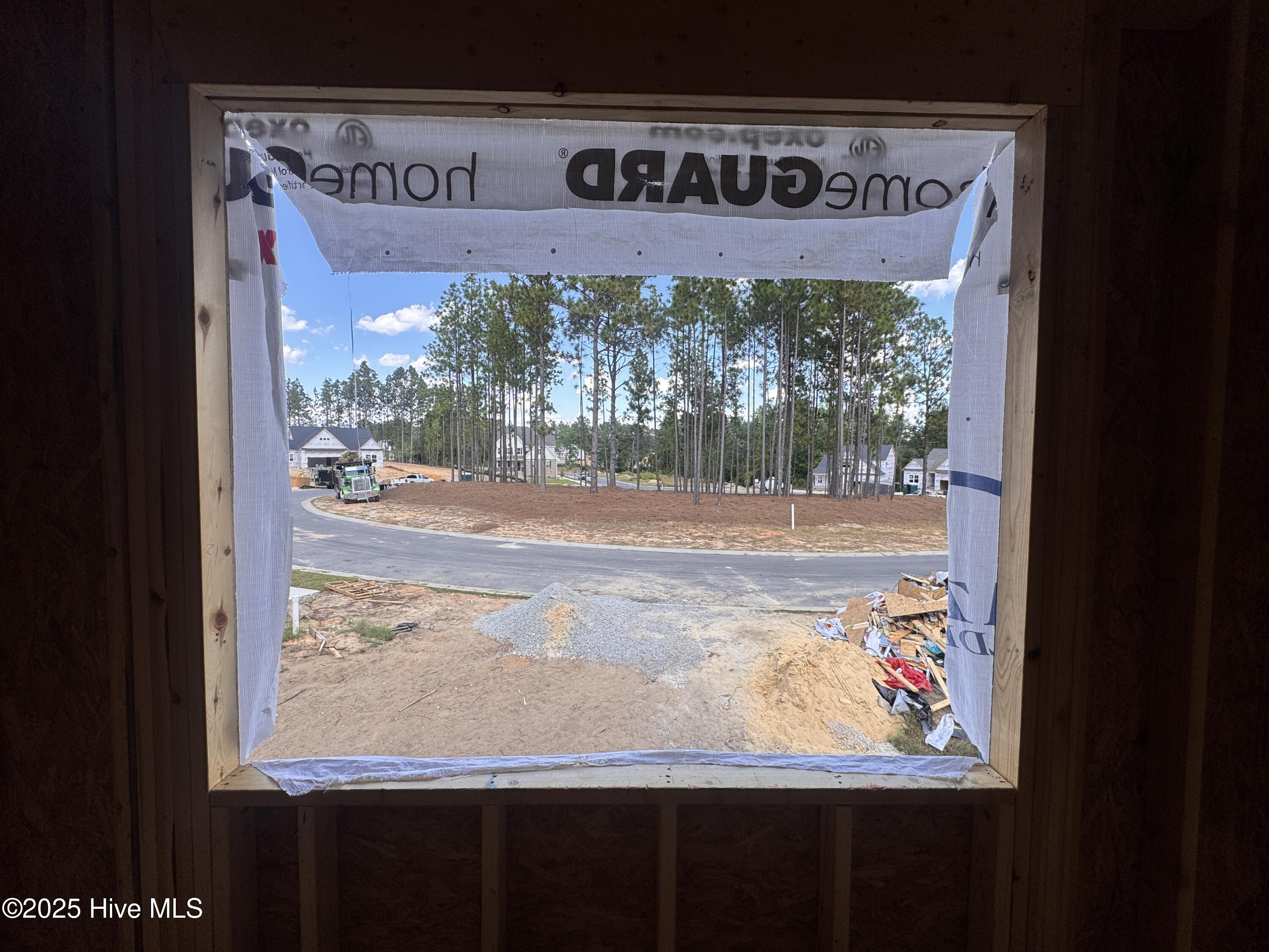 428 Redwater Trail, 596