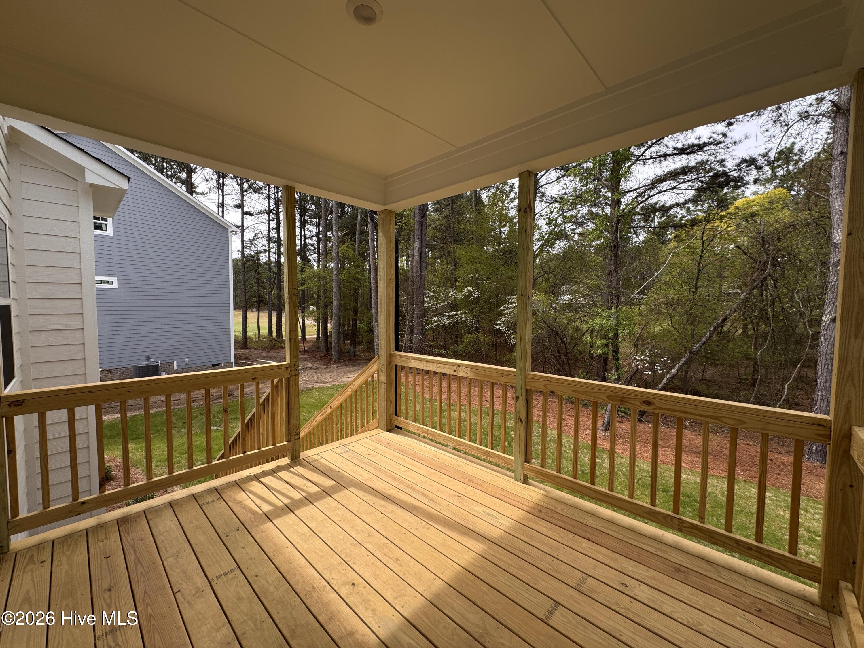 428 Redwater Trail, 596
