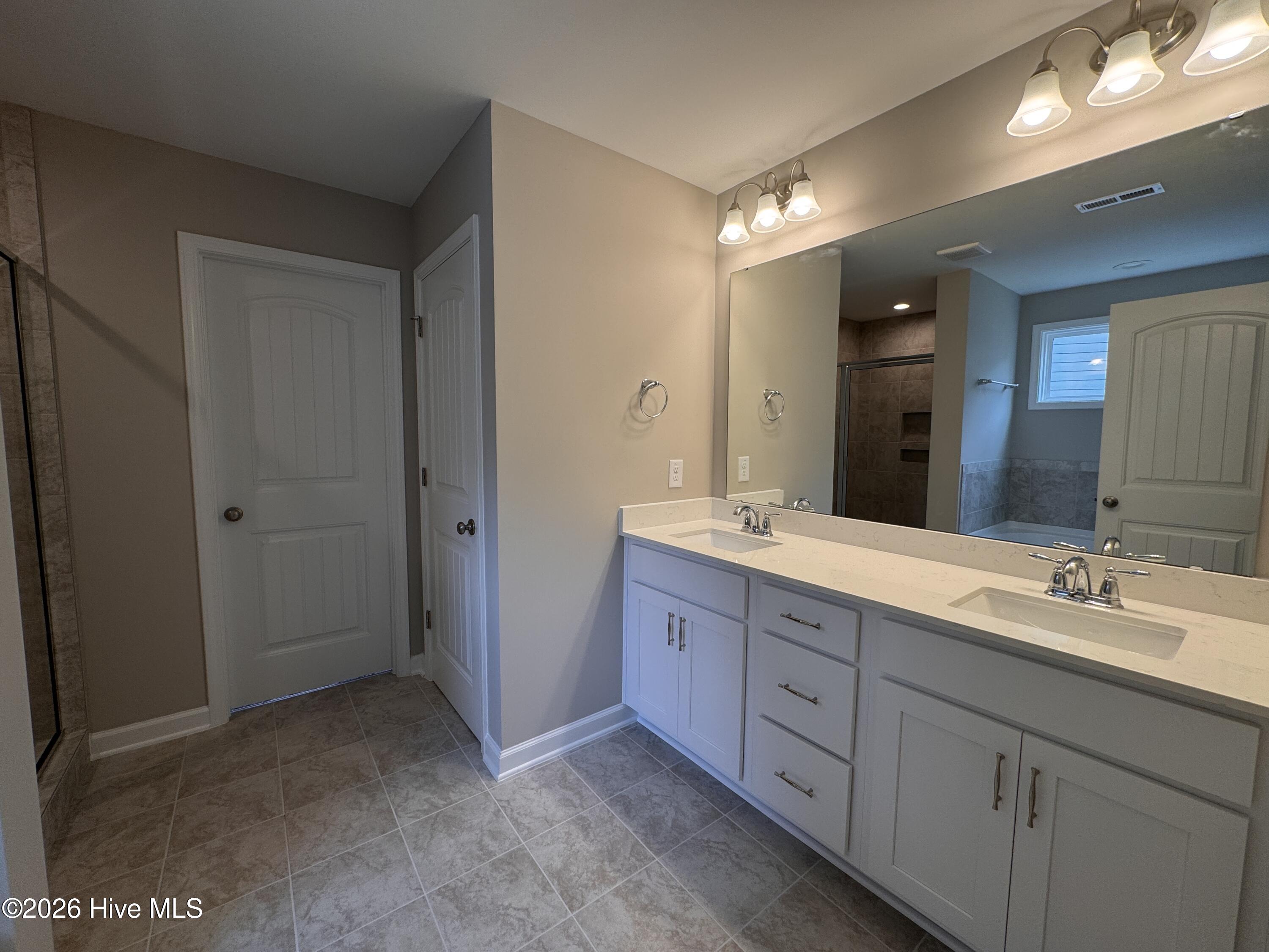 428 Redwater Trail, 596