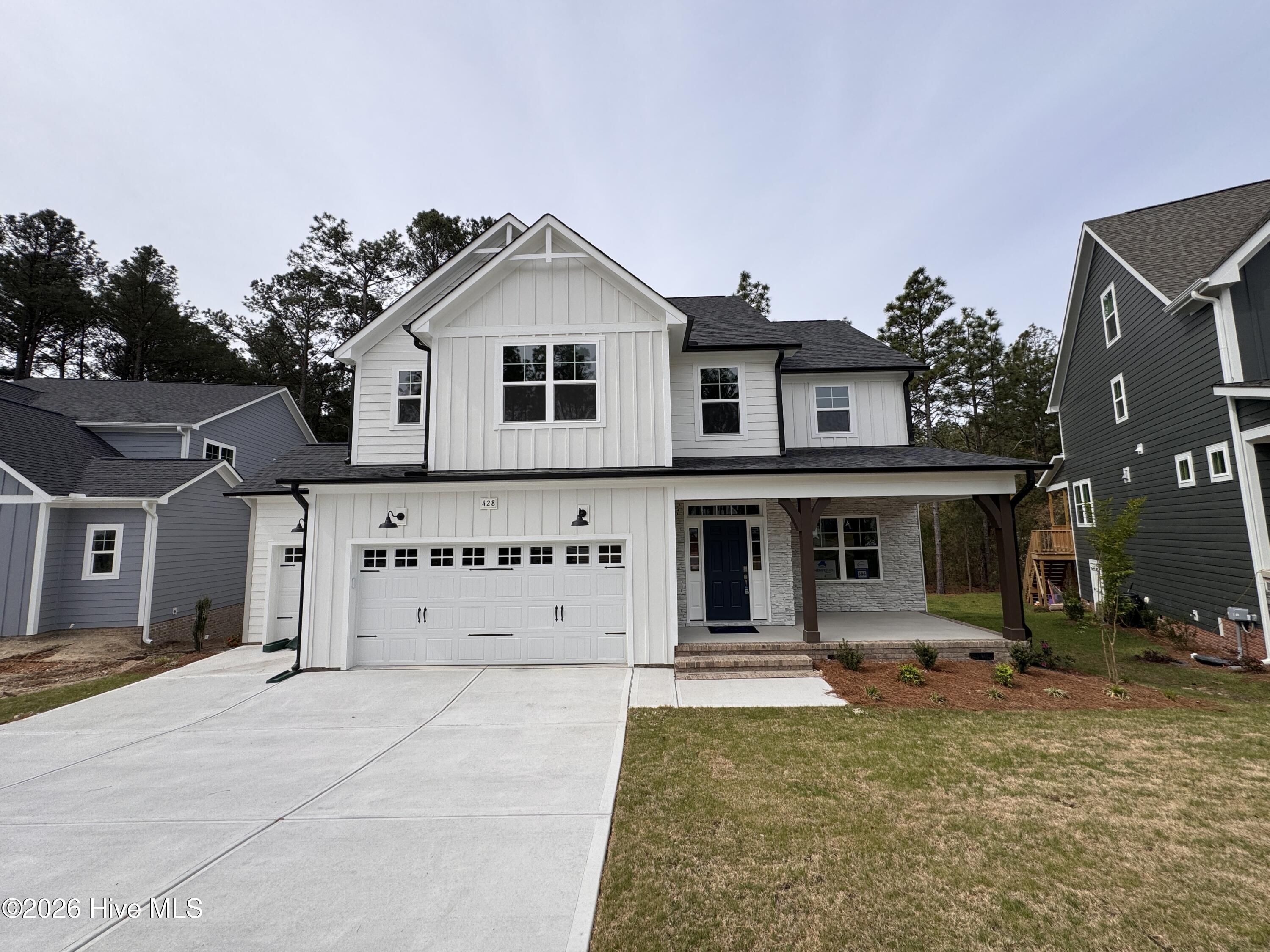 428 Redwater Trail, 596