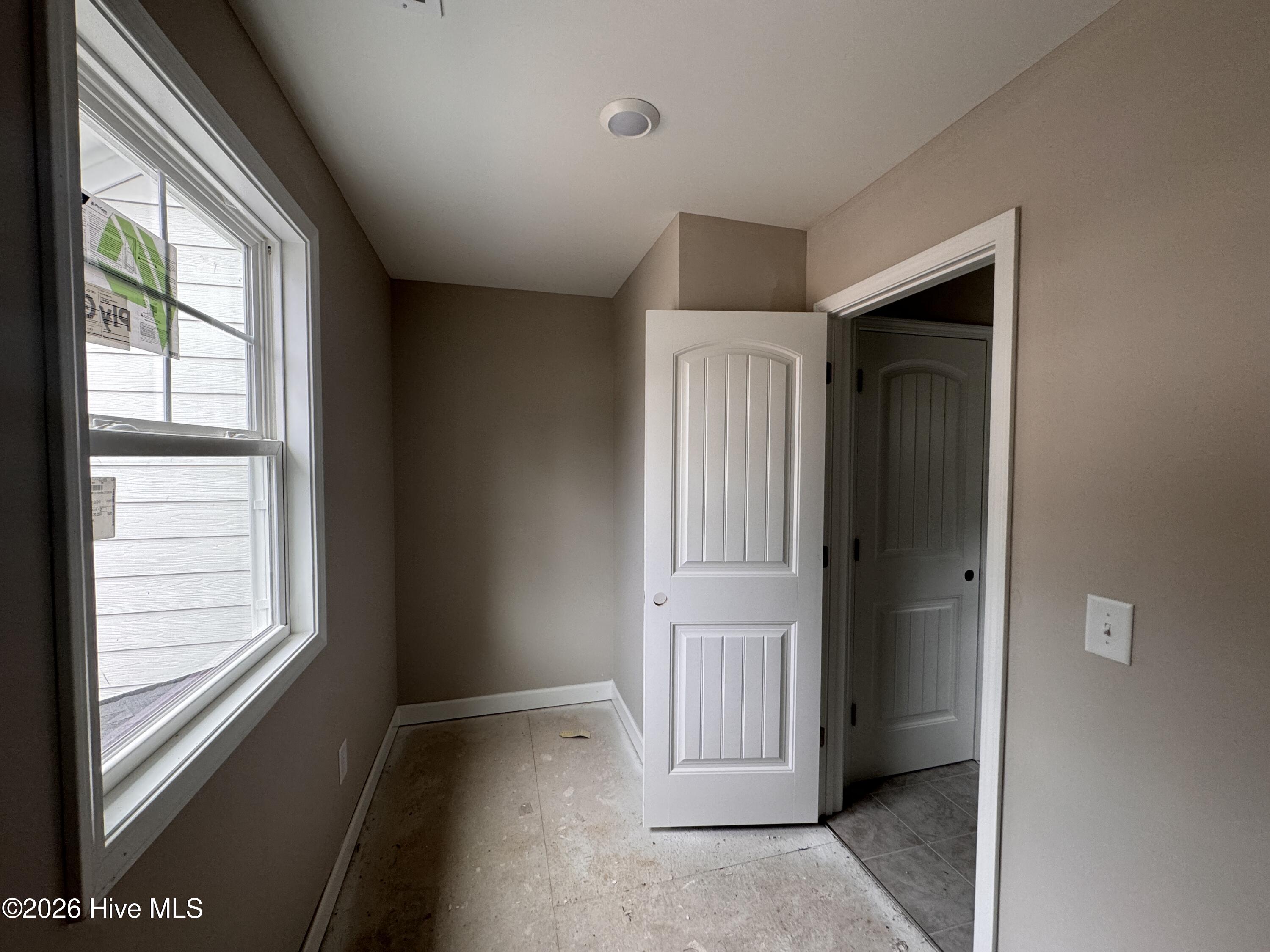 428 Redwater Trail, 596