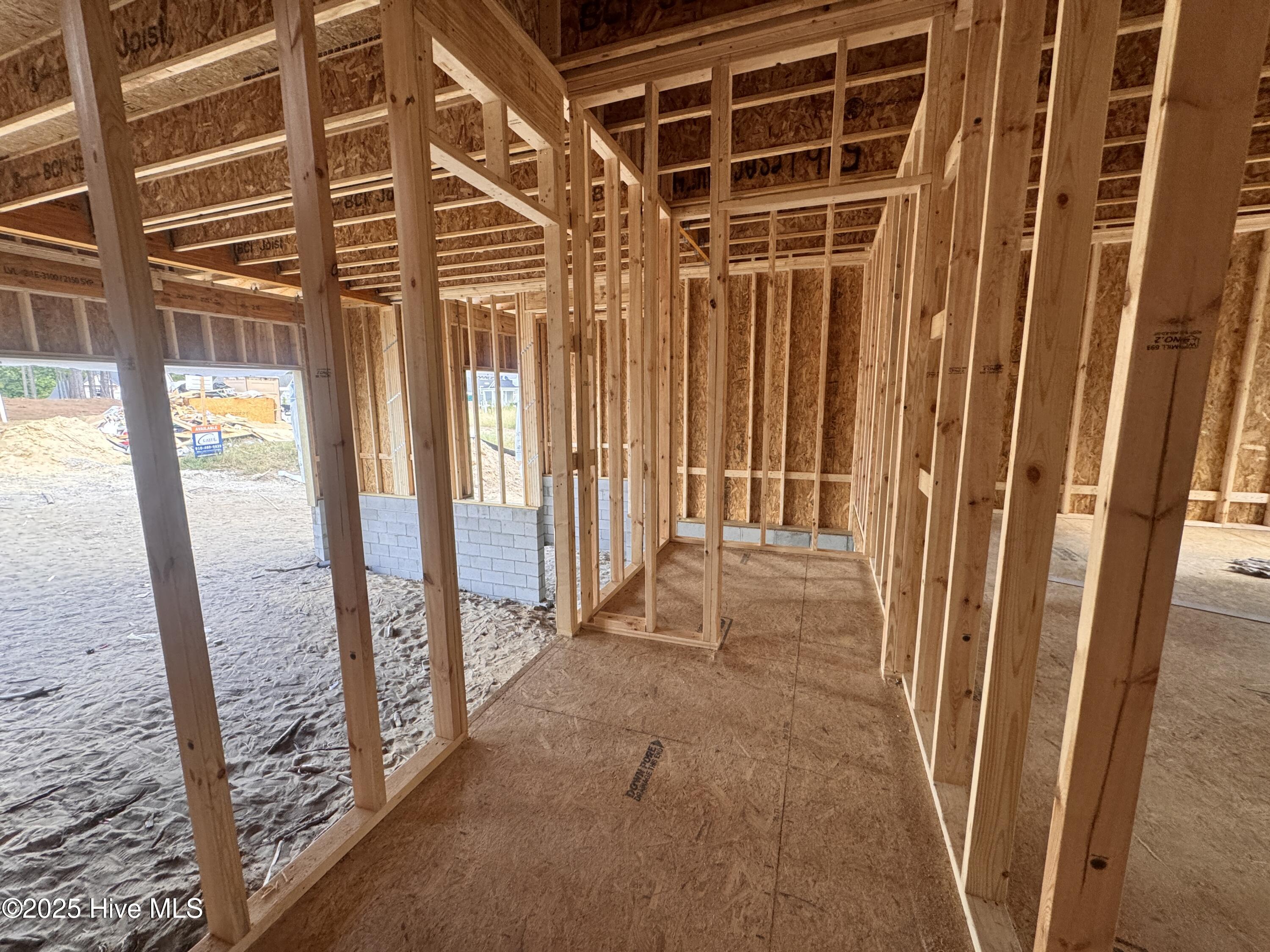 428 Redwater Trail, 596