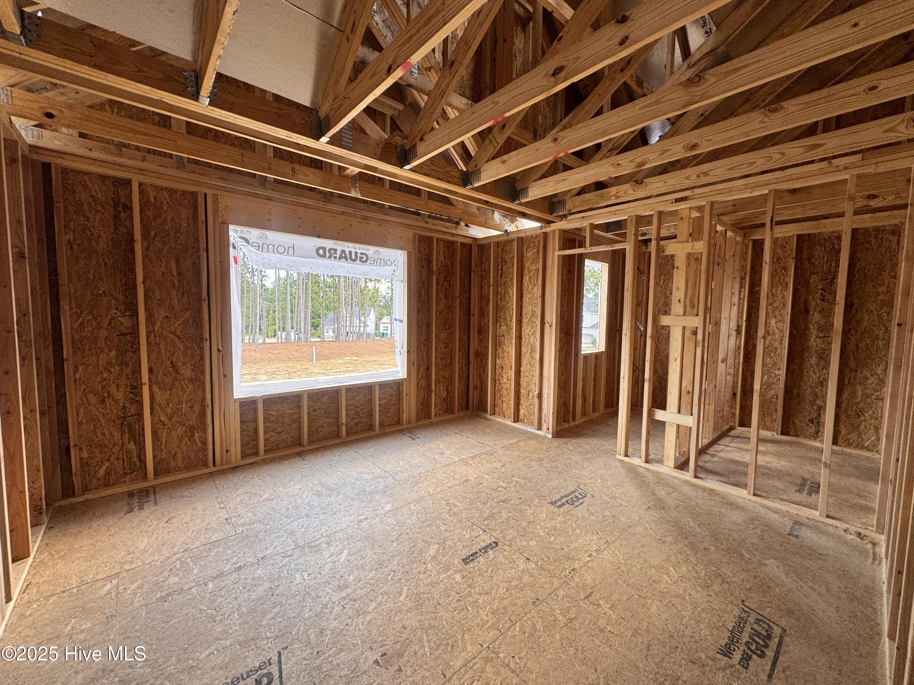 428 Redwater Trail, 596