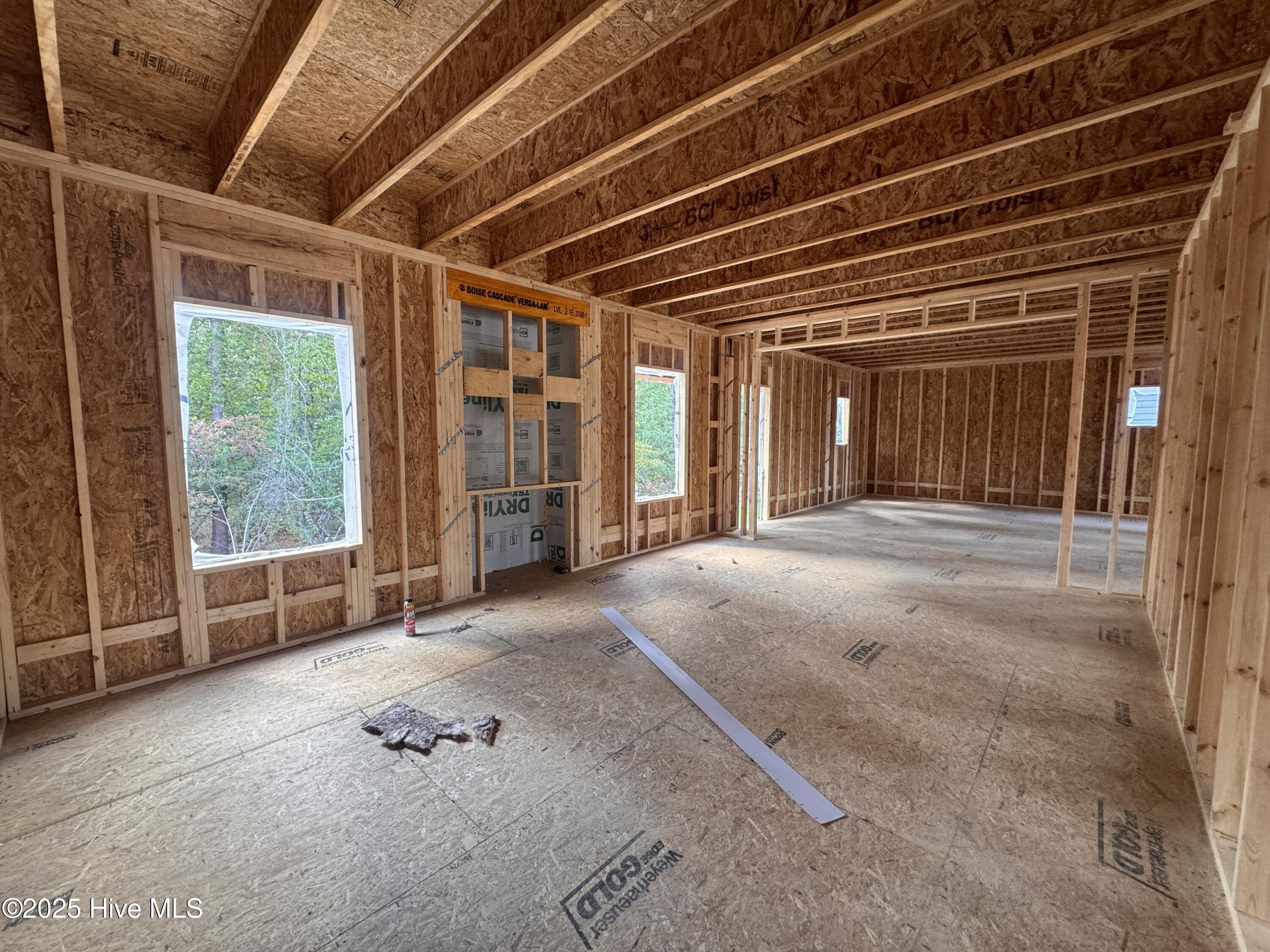 428 Redwater Trail, 596