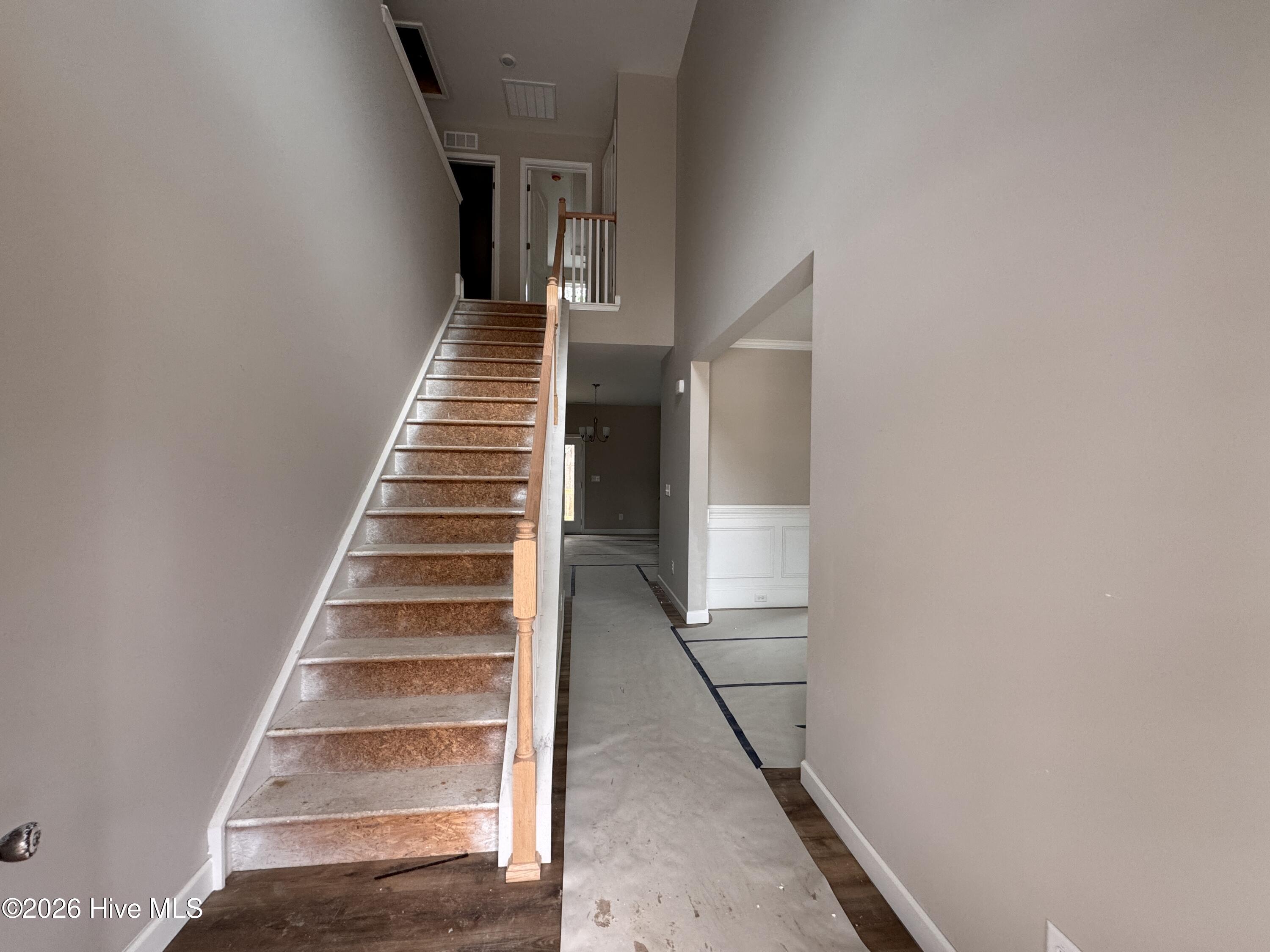 428 Redwater Trail, 596