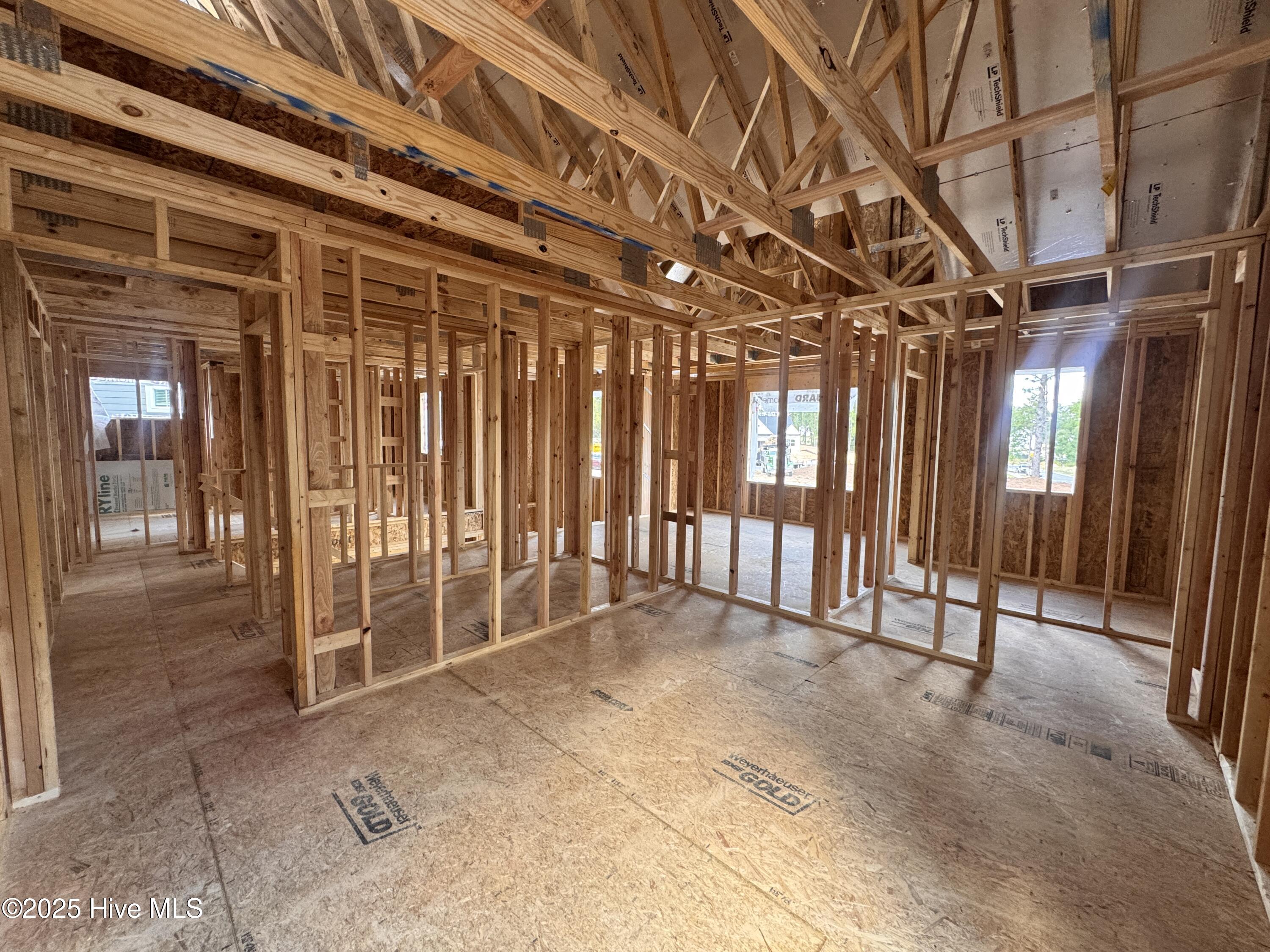 428 Redwater Trail, 596