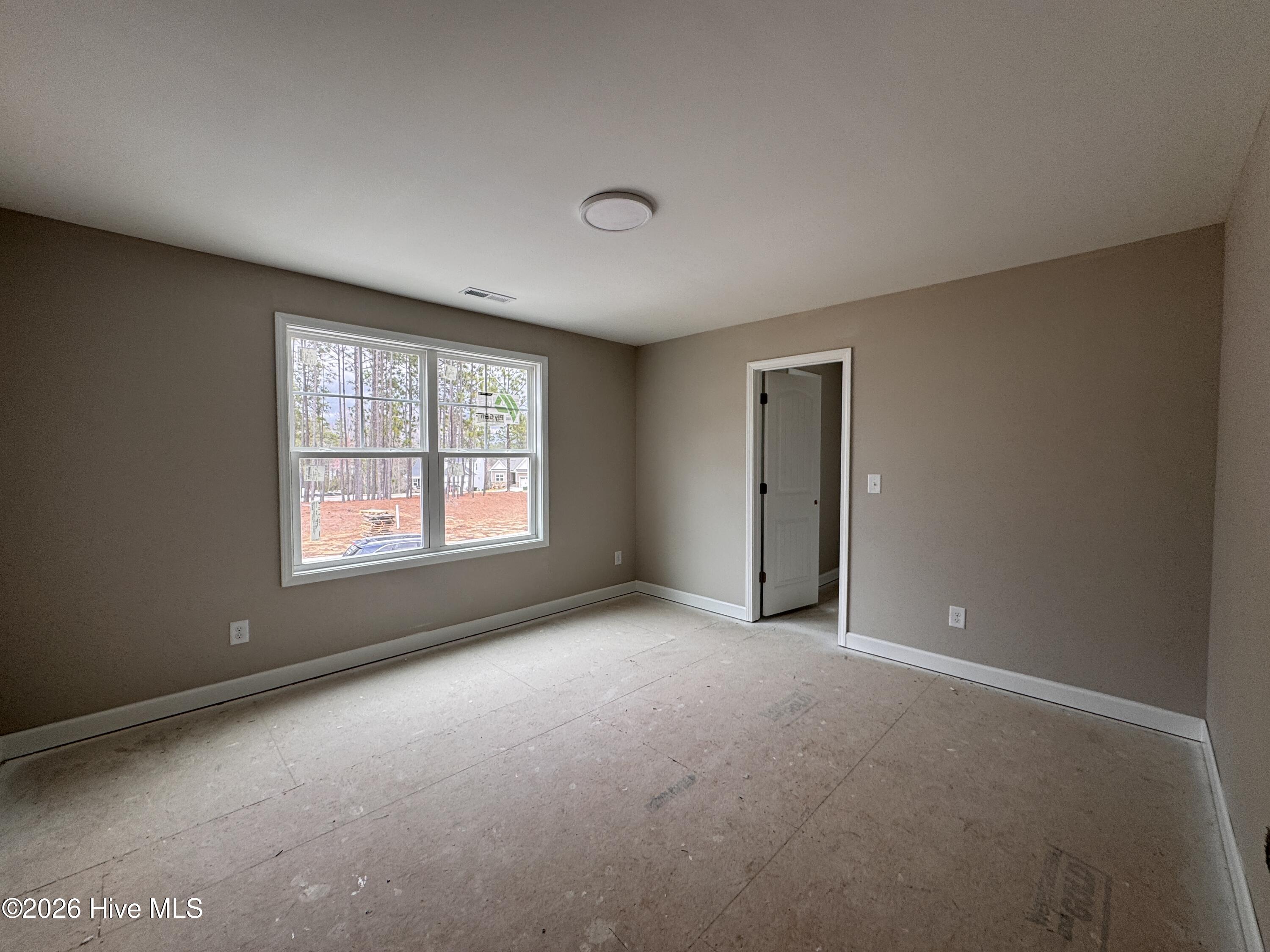 428 Redwater Trail, 596