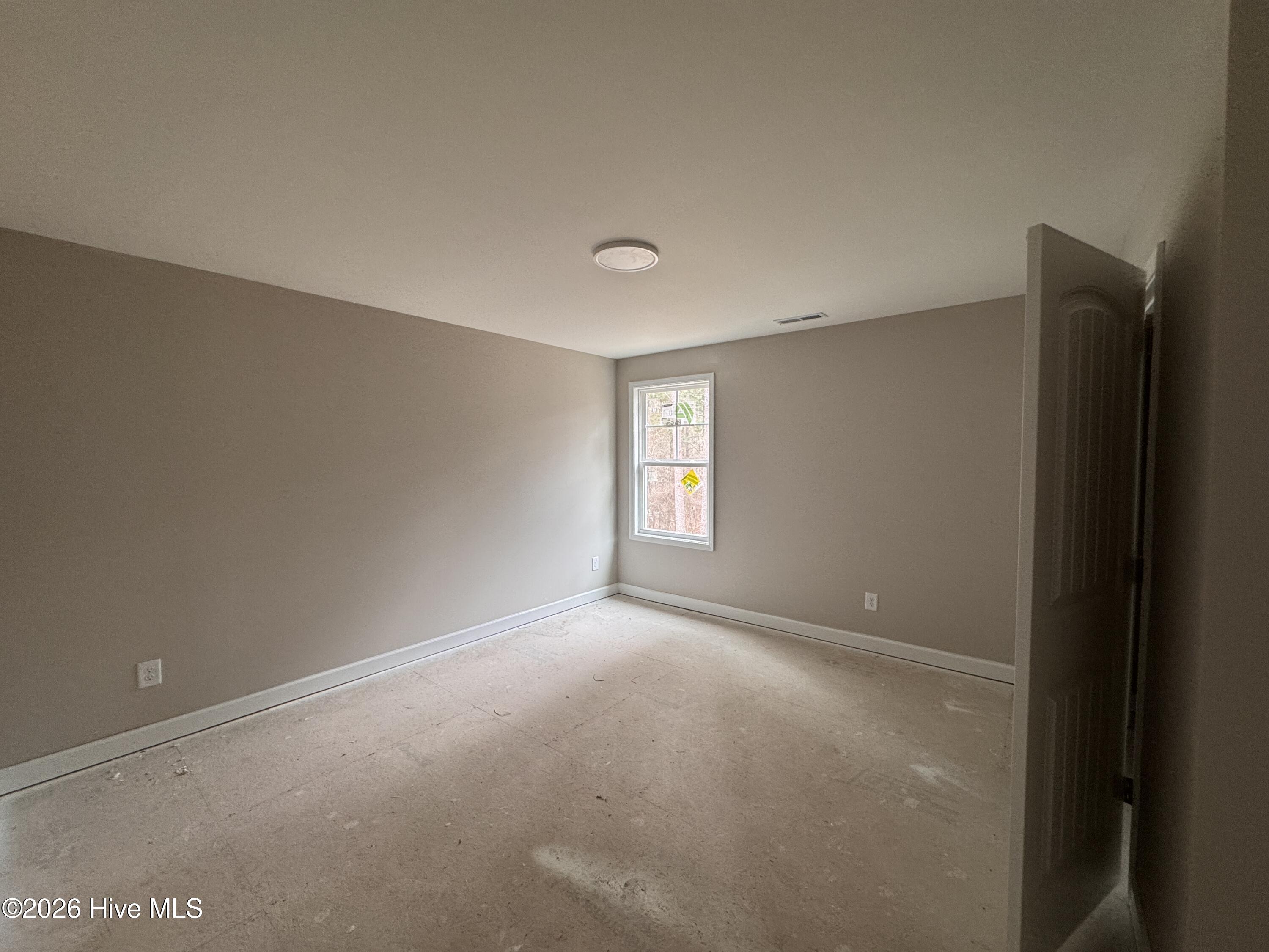 428 Redwater Trail, 596