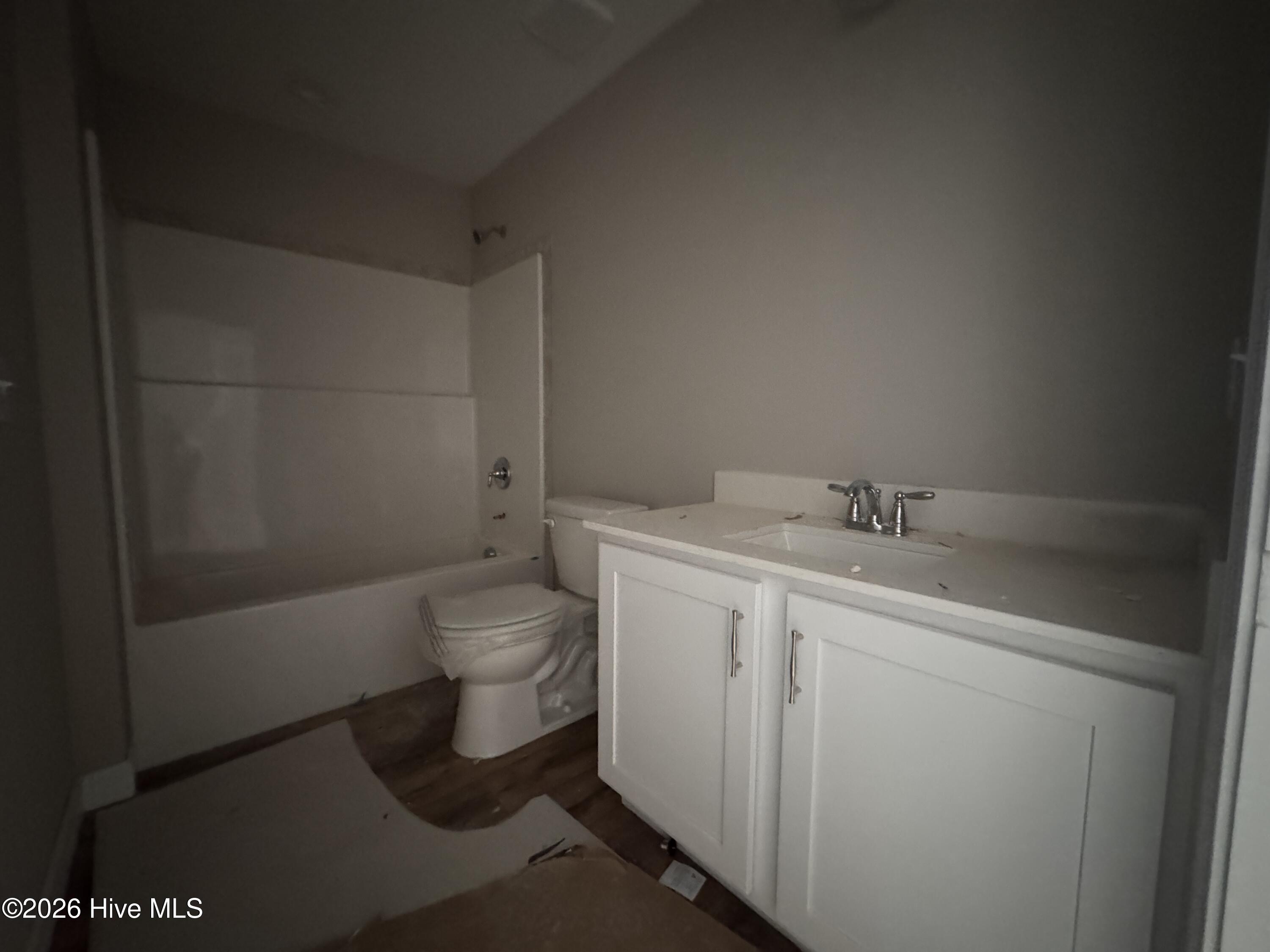 428 Redwater Trail, 596